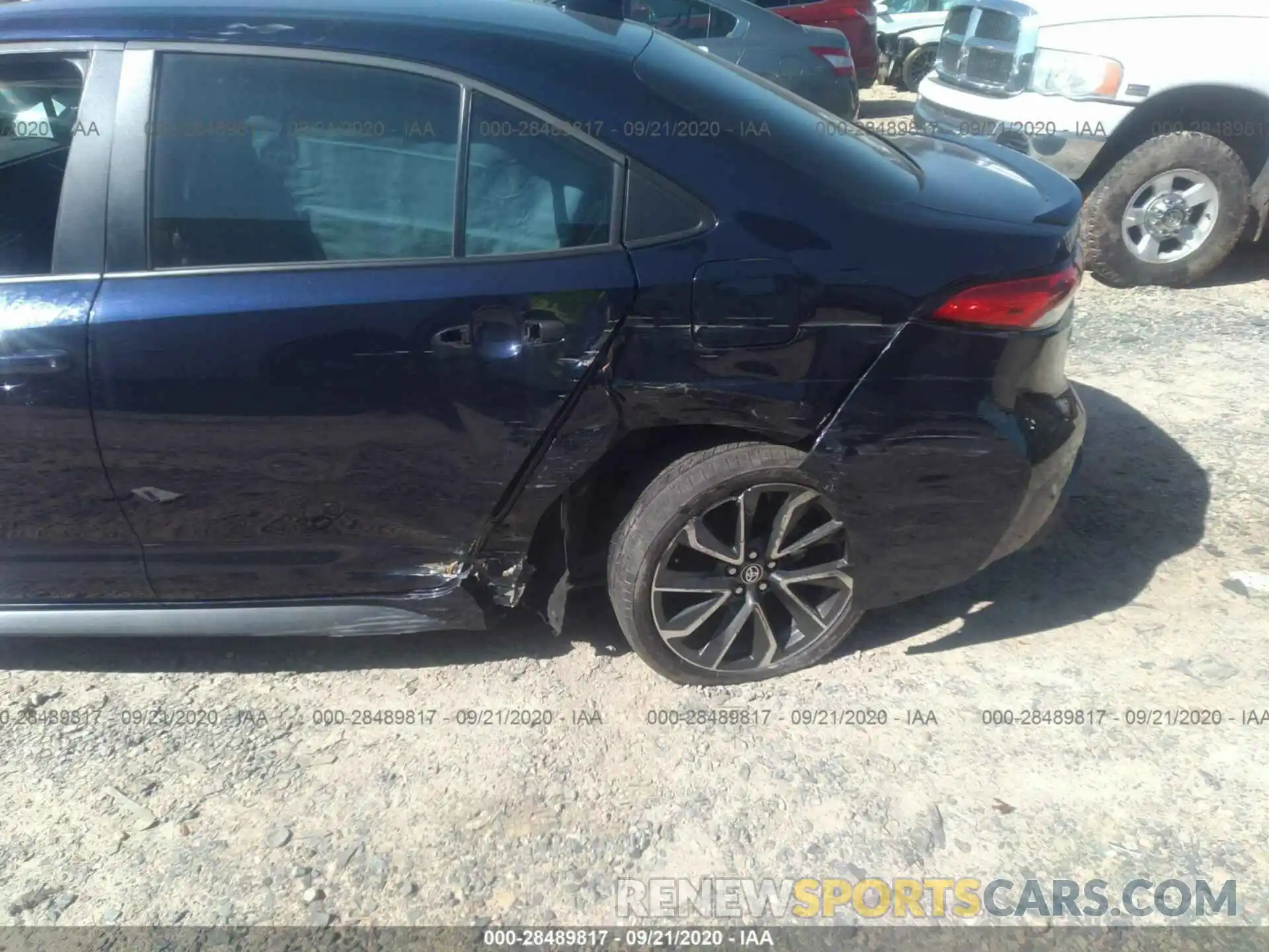 6 Photograph of a damaged car 5YFS4RCE4LP032646 TOYOTA COROLLA 2020