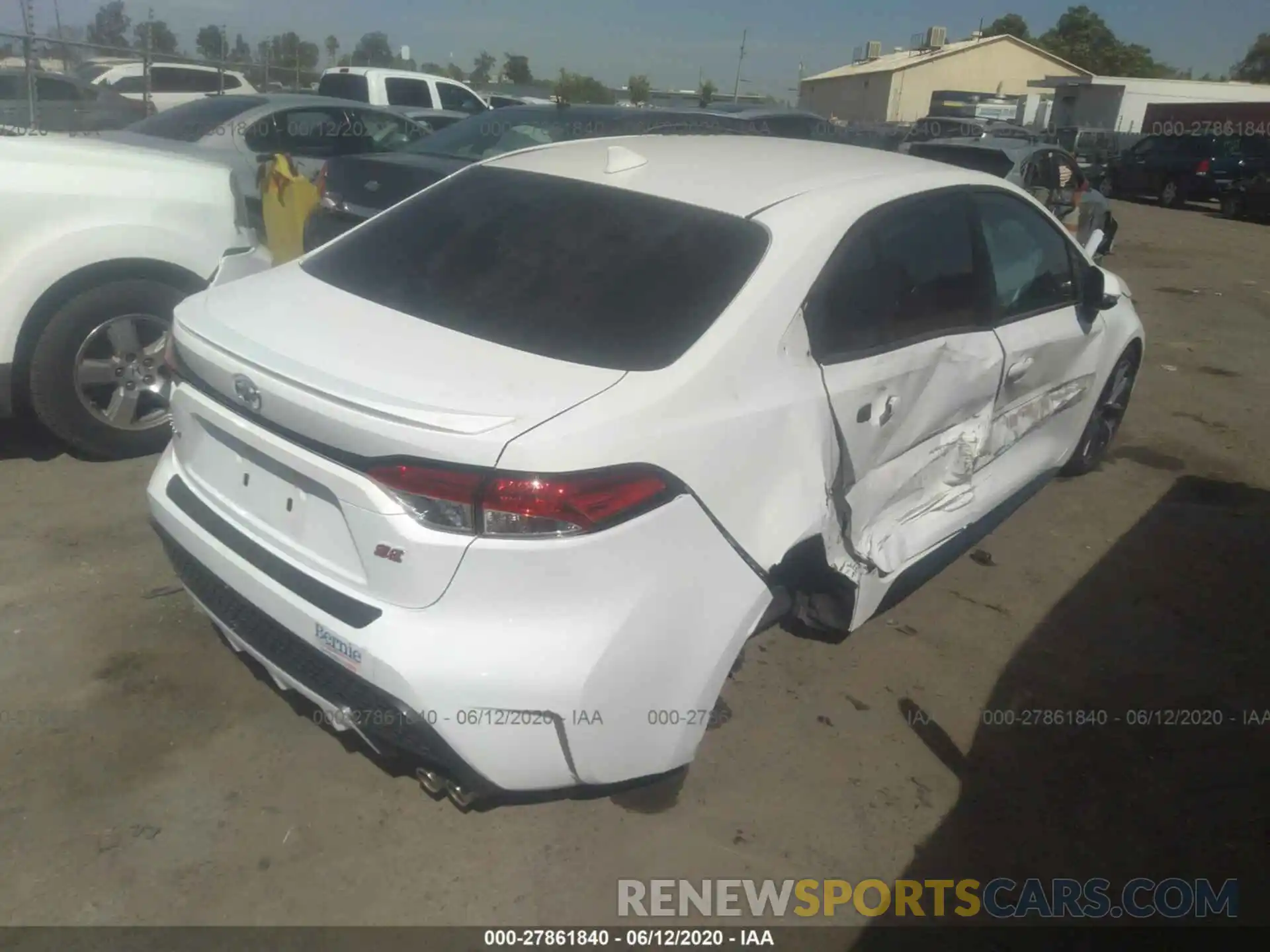 4 Photograph of a damaged car 5YFS4RCE4LP033246 TOYOTA COROLLA 2020