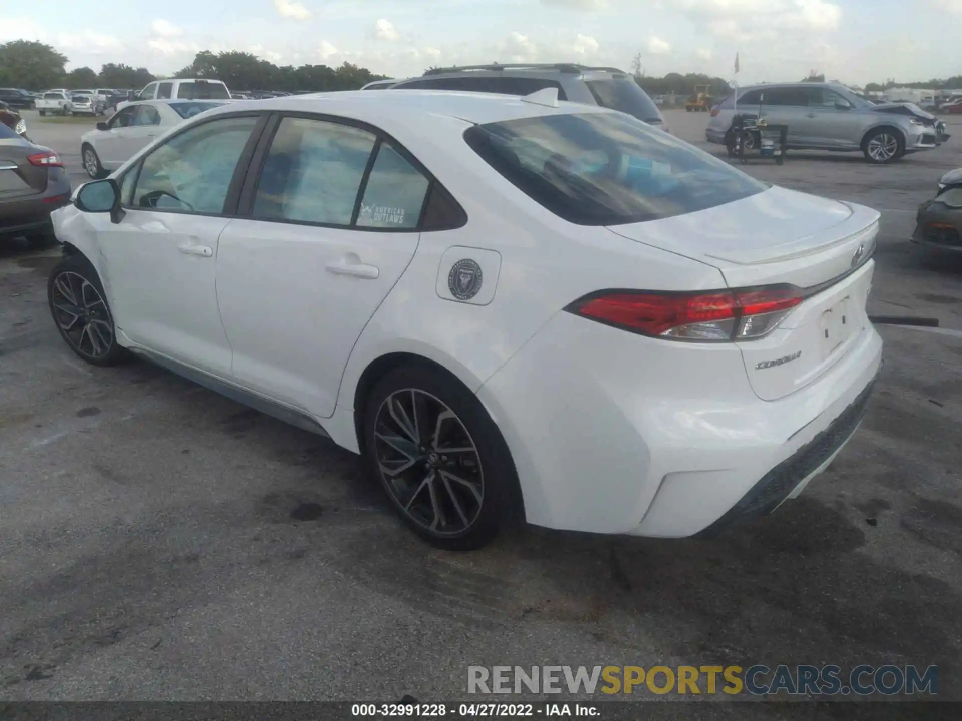 3 Photograph of a damaged car 5YFS4RCE4LP036387 TOYOTA COROLLA 2020