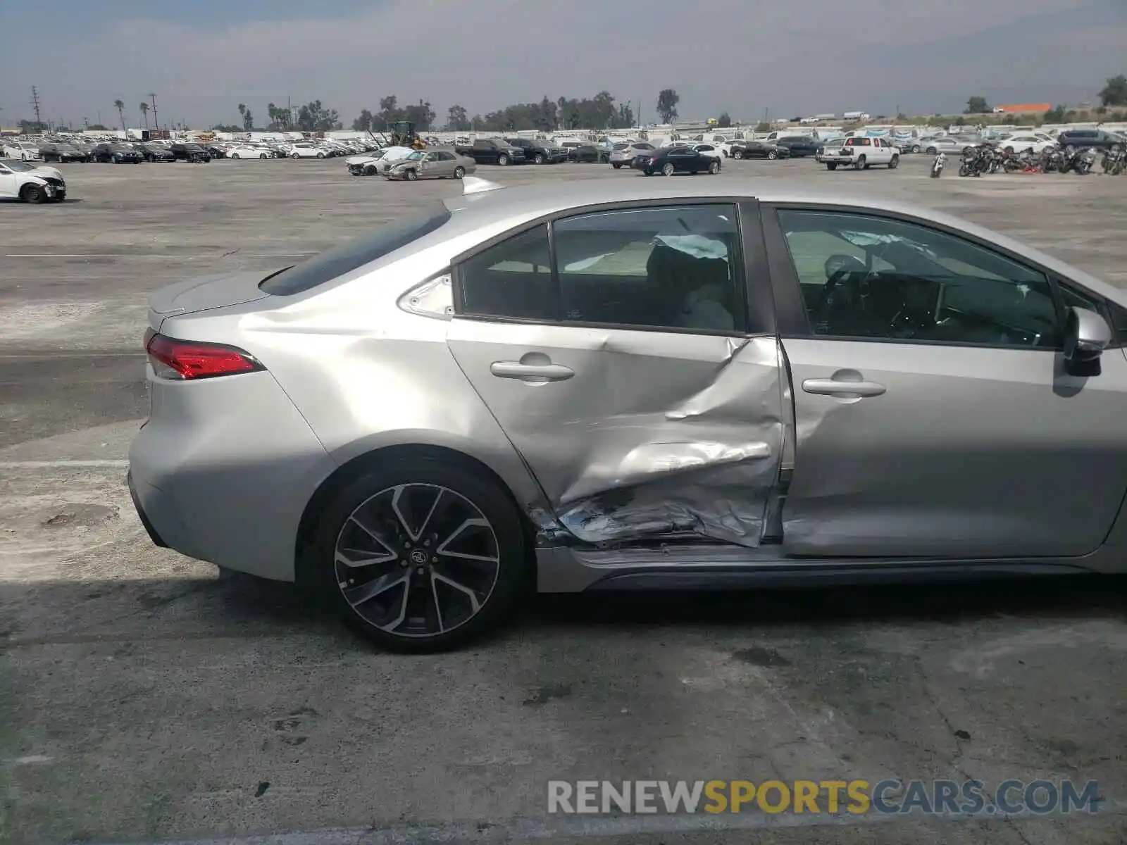 9 Photograph of a damaged car 5YFS4RCE4LP036812 TOYOTA COROLLA 2020