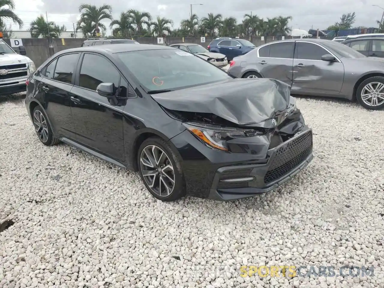 1 Photograph of a damaged car 5YFS4RCE4LP037183 TOYOTA COROLLA 2020