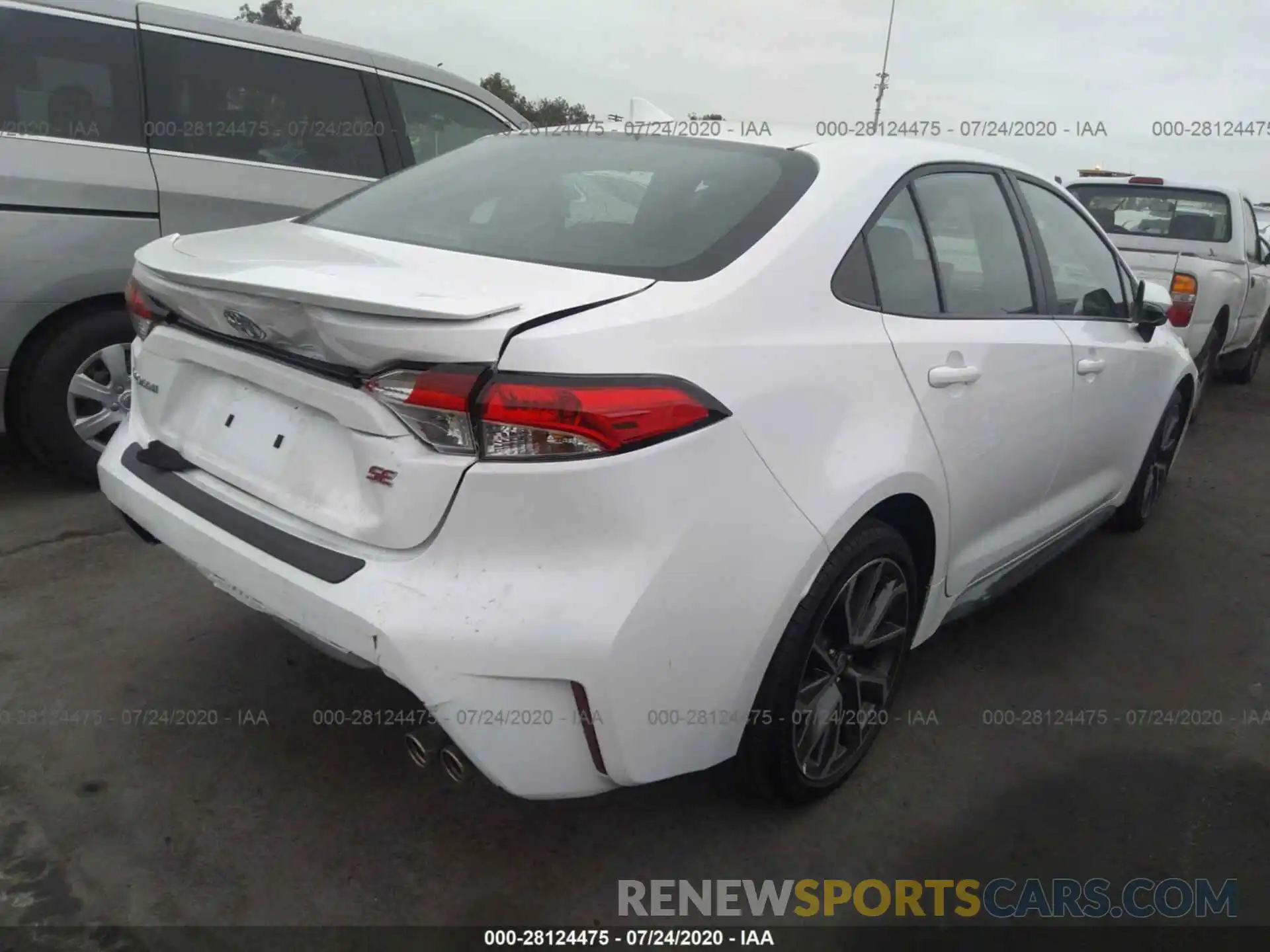 4 Photograph of a damaged car 5YFS4RCE4LP038219 TOYOTA COROLLA 2020