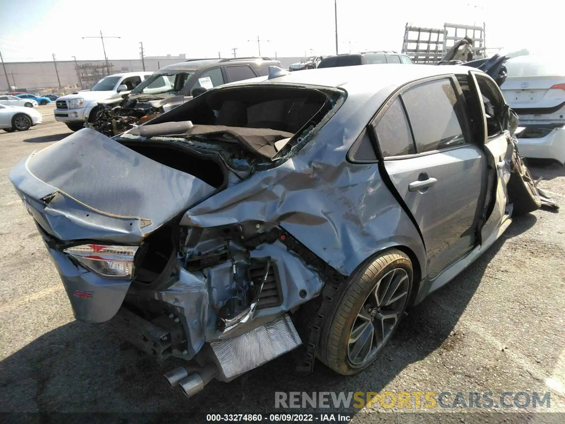 4 Photograph of a damaged car 5YFS4RCE4LP045011 TOYOTA COROLLA 2020