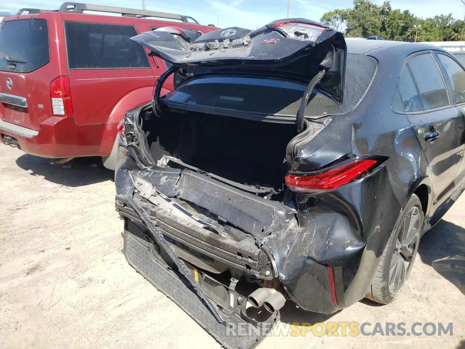 9 Photograph of a damaged car 5YFS4RCE4LP047311 TOYOTA COROLLA 2020