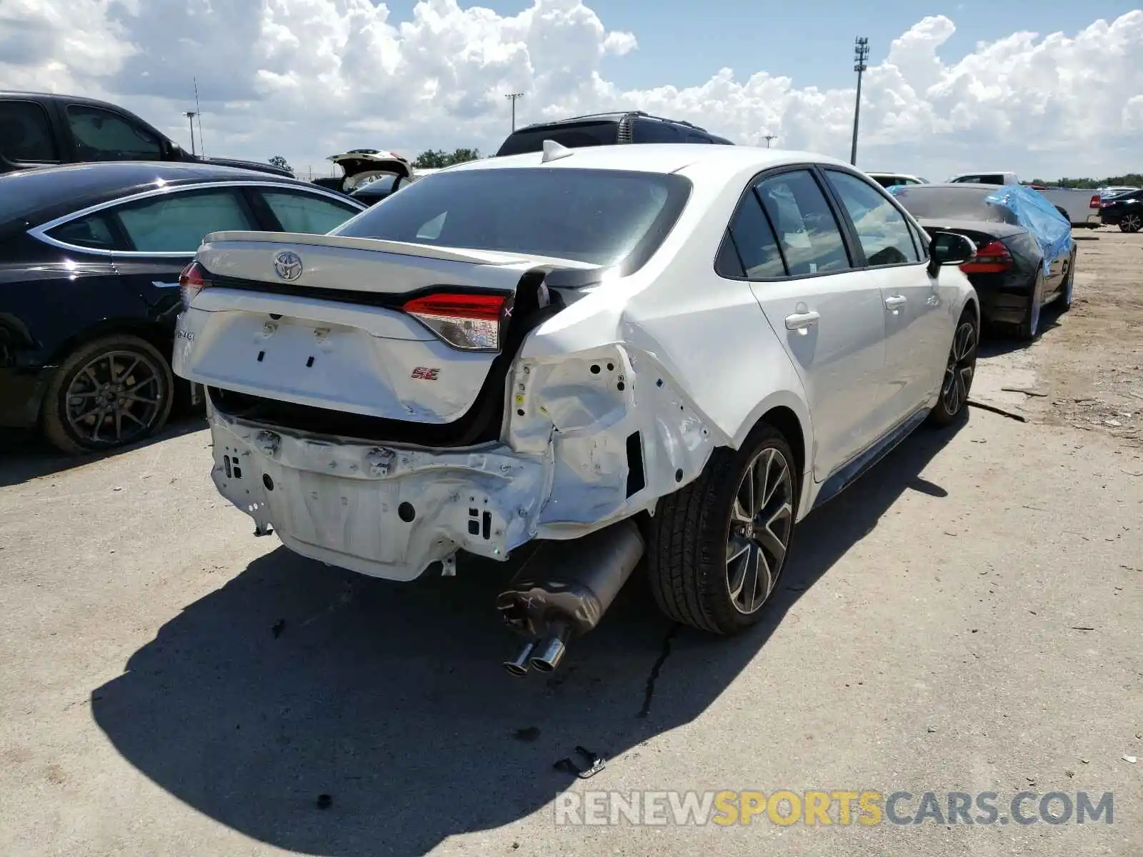 4 Photograph of a damaged car 5YFS4RCE4LP047325 TOYOTA COROLLA 2020