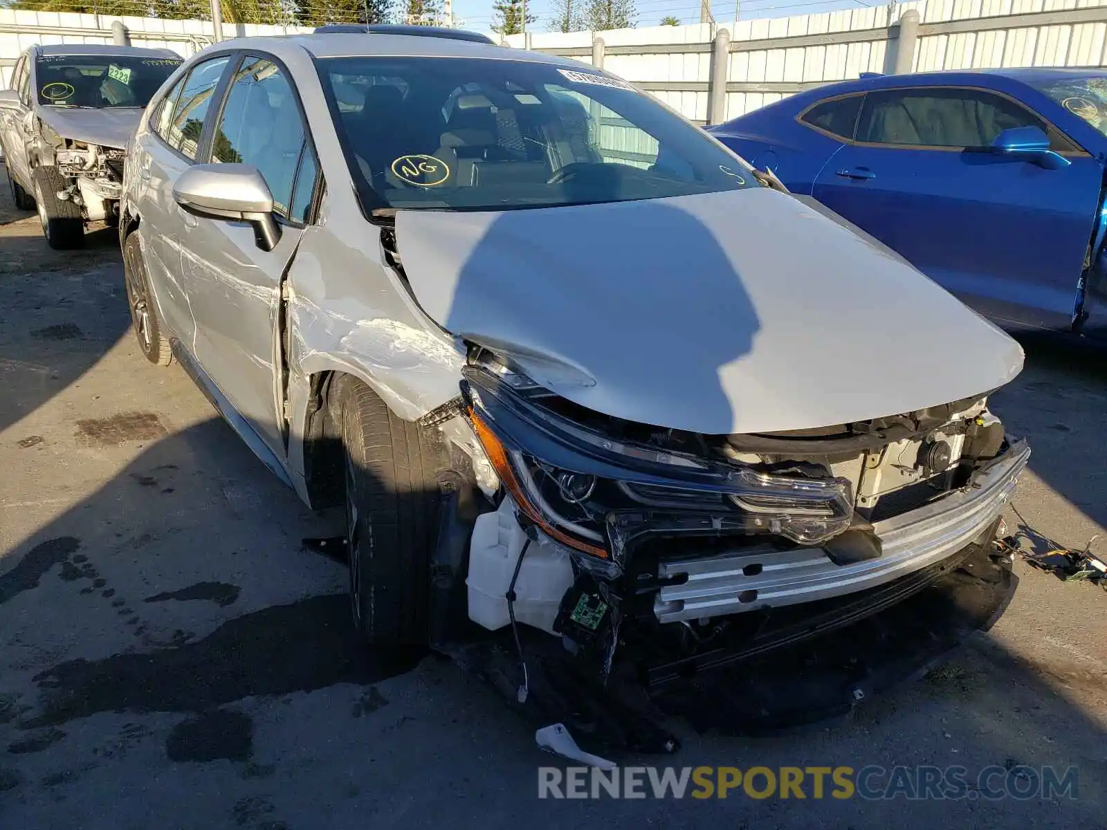 1 Photograph of a damaged car 5YFS4RCE4LP048586 TOYOTA COROLLA 2020