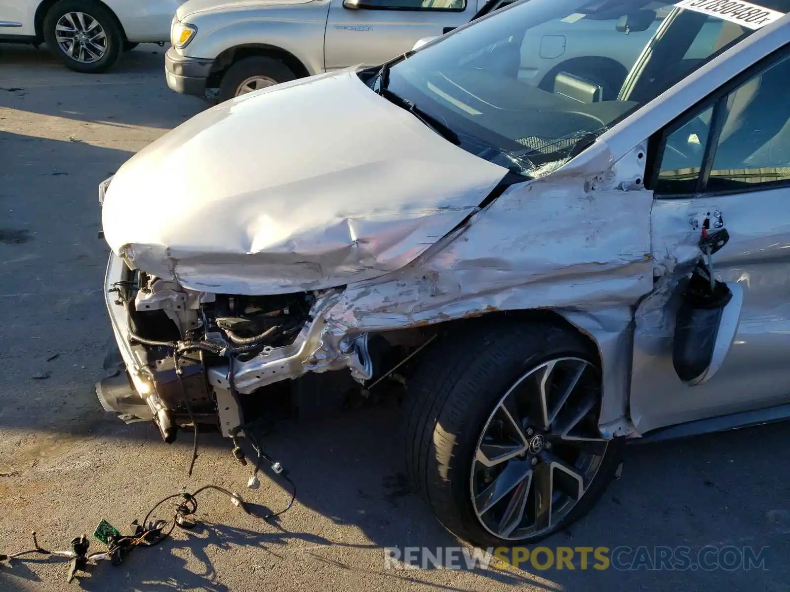 9 Photograph of a damaged car 5YFS4RCE4LP048586 TOYOTA COROLLA 2020