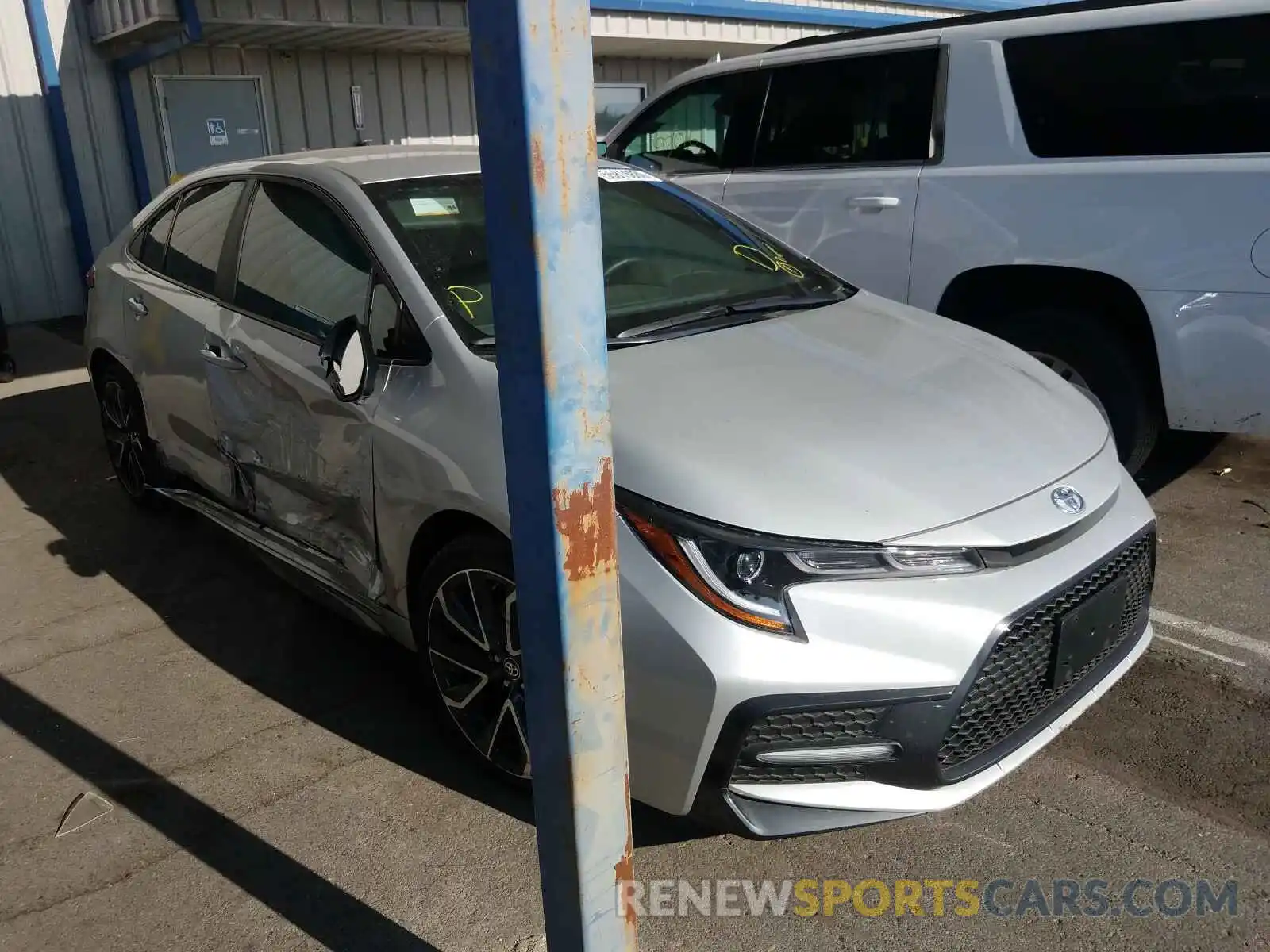 1 Photograph of a damaged car 5YFS4RCE4LP048698 TOYOTA COROLLA 2020