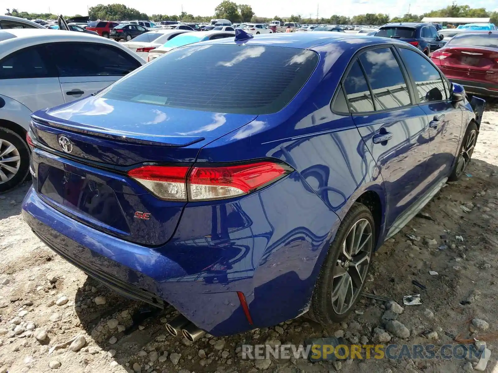 4 Photograph of a damaged car 5YFS4RCE4LP049608 TOYOTA COROLLA 2020