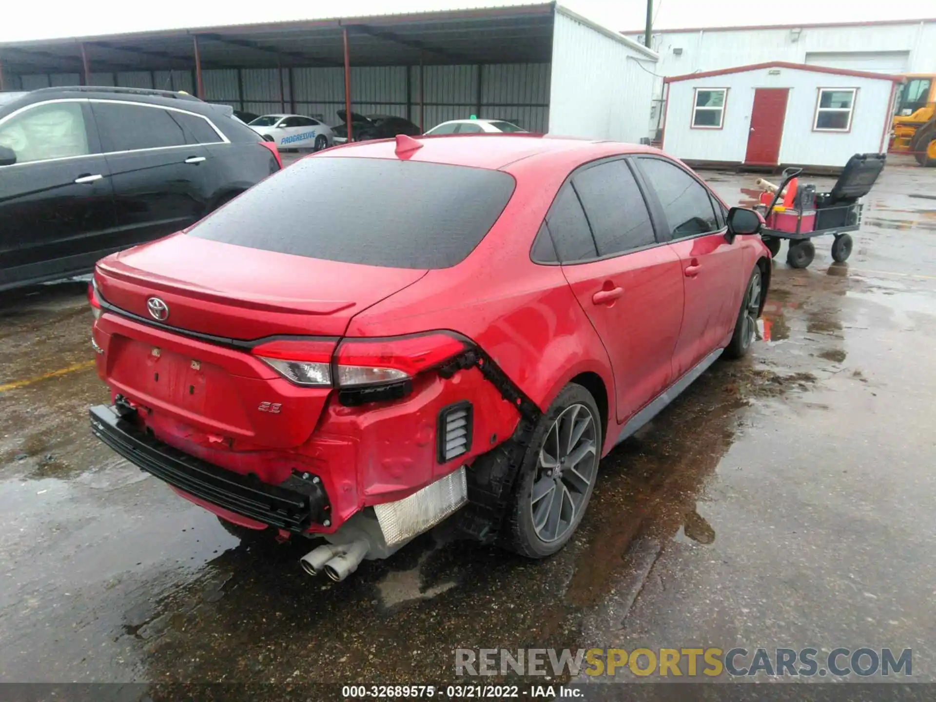 4 Photograph of a damaged car 5YFS4RCE4LP056400 TOYOTA COROLLA 2020