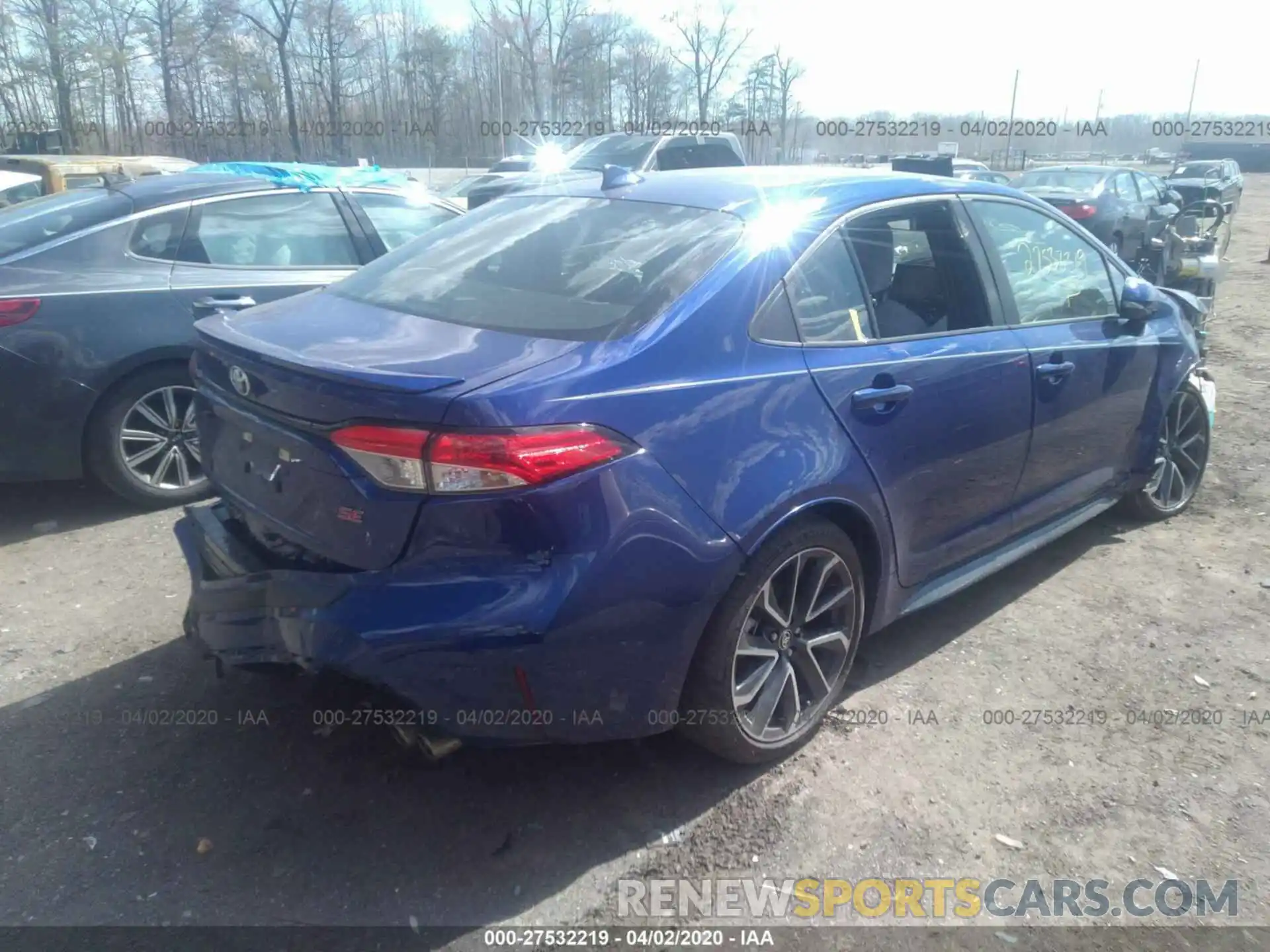 4 Photograph of a damaged car 5YFS4RCE5LP002328 TOYOTA COROLLA 2020