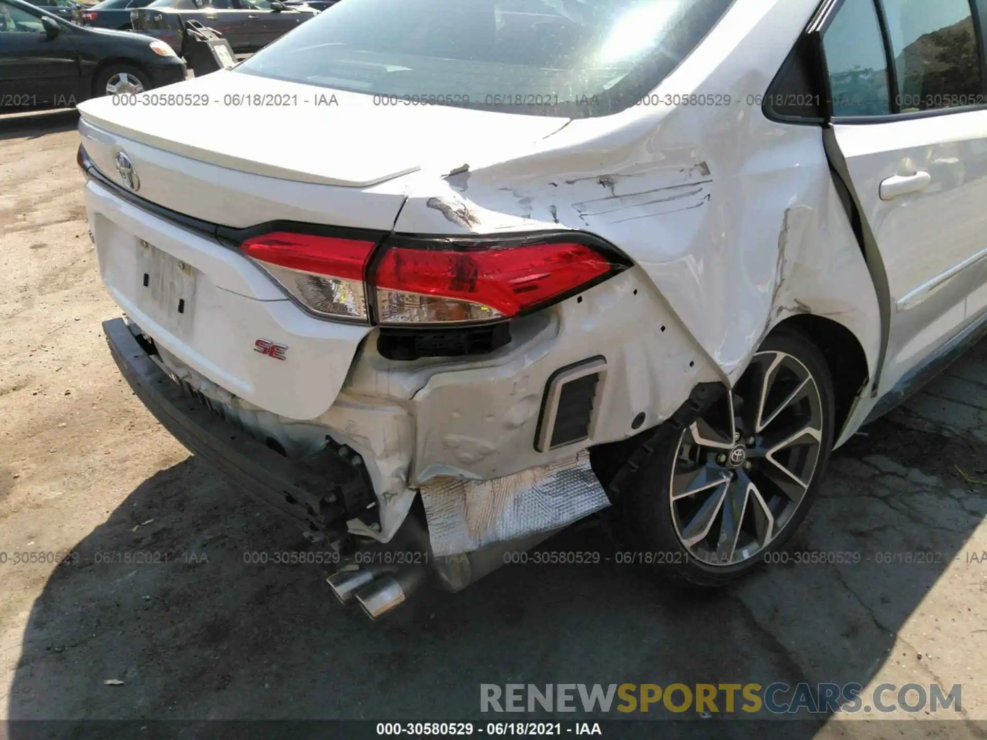 6 Photograph of a damaged car 5YFS4RCE5LP003219 TOYOTA COROLLA 2020