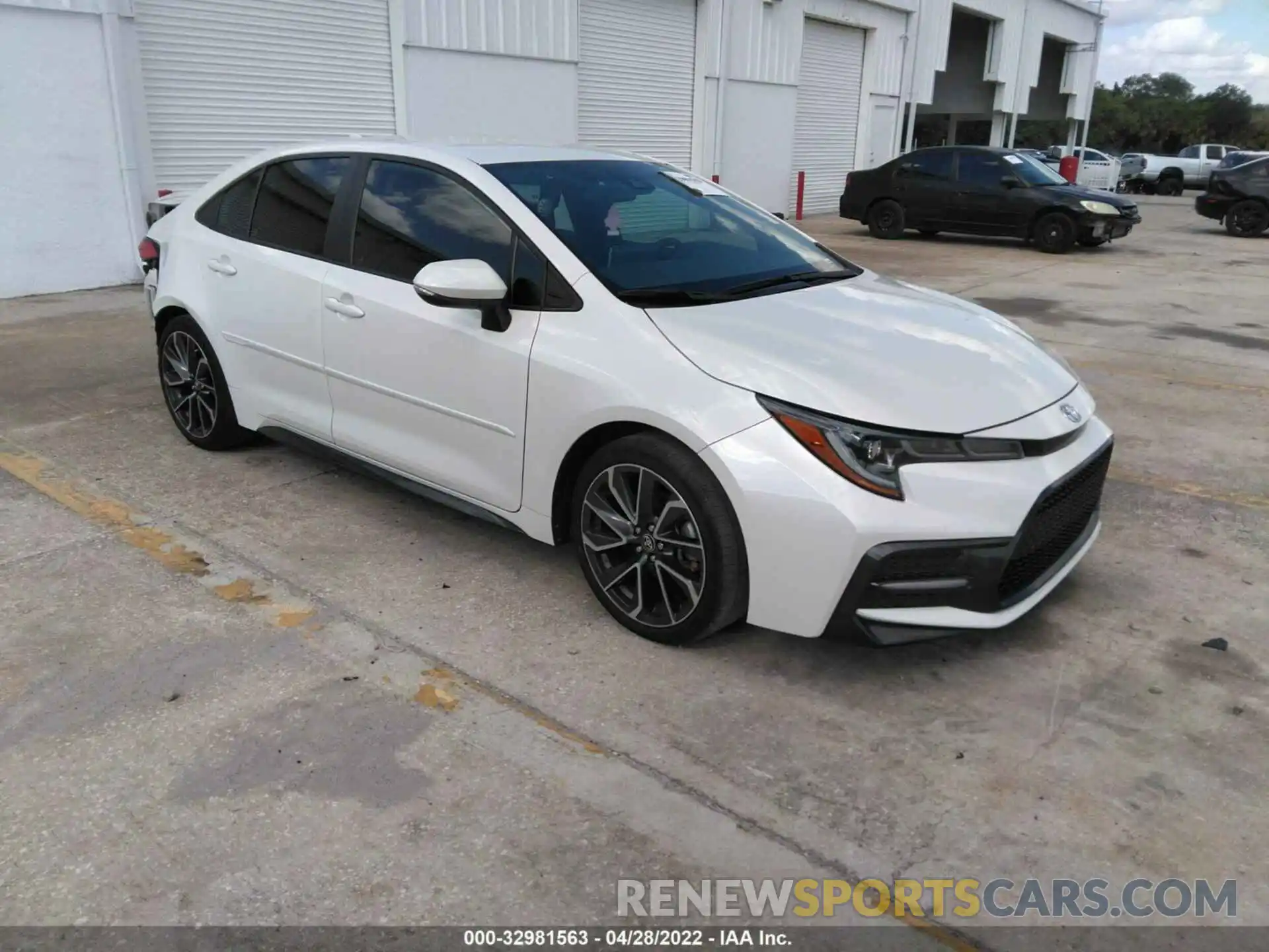 1 Photograph of a damaged car 5YFS4RCE5LP004452 TOYOTA COROLLA 2020