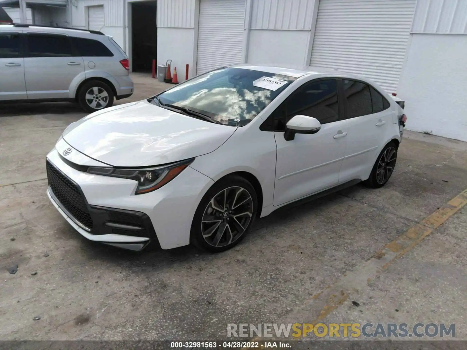 2 Photograph of a damaged car 5YFS4RCE5LP004452 TOYOTA COROLLA 2020