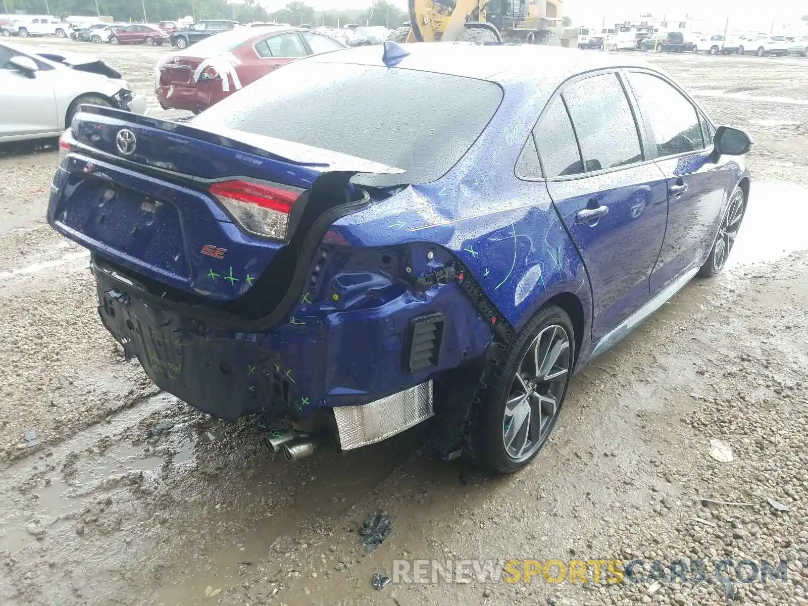 4 Photograph of a damaged car 5YFS4RCE5LP008095 TOYOTA COROLLA 2020