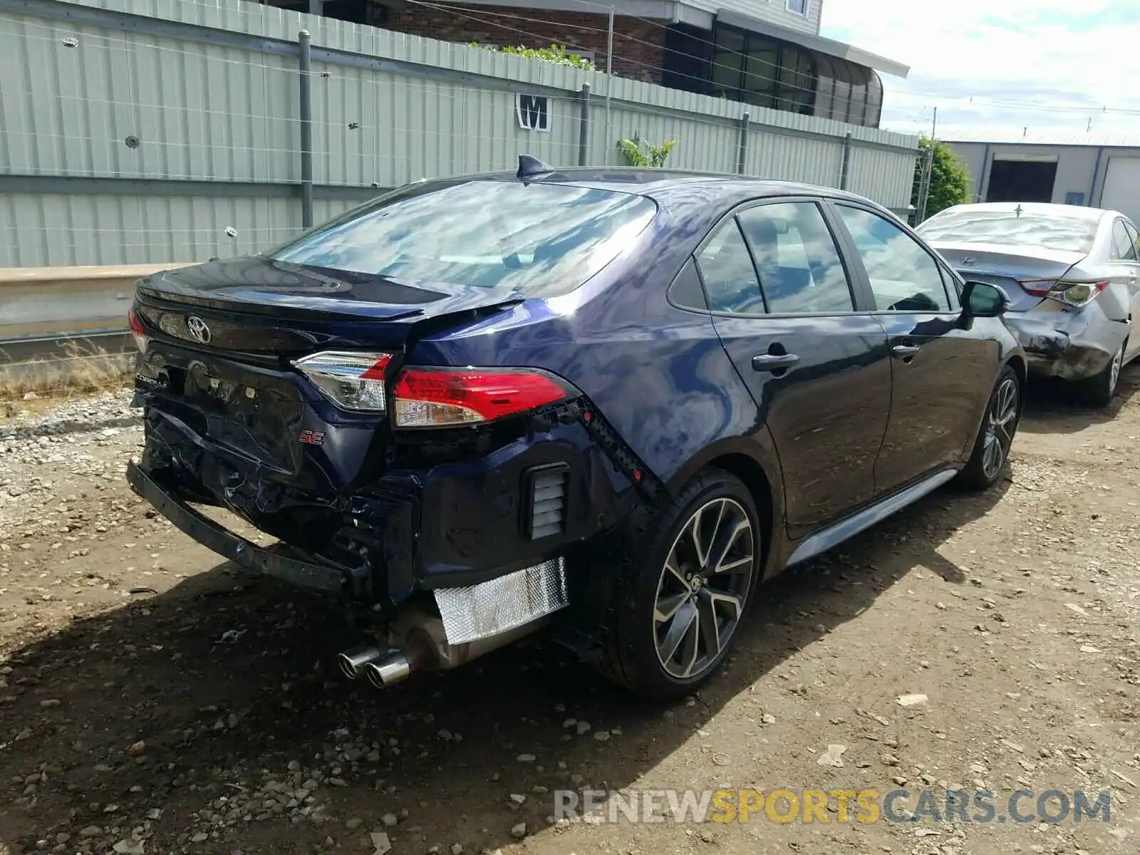 4 Photograph of a damaged car 5YFS4RCE5LP008422 TOYOTA COROLLA 2020