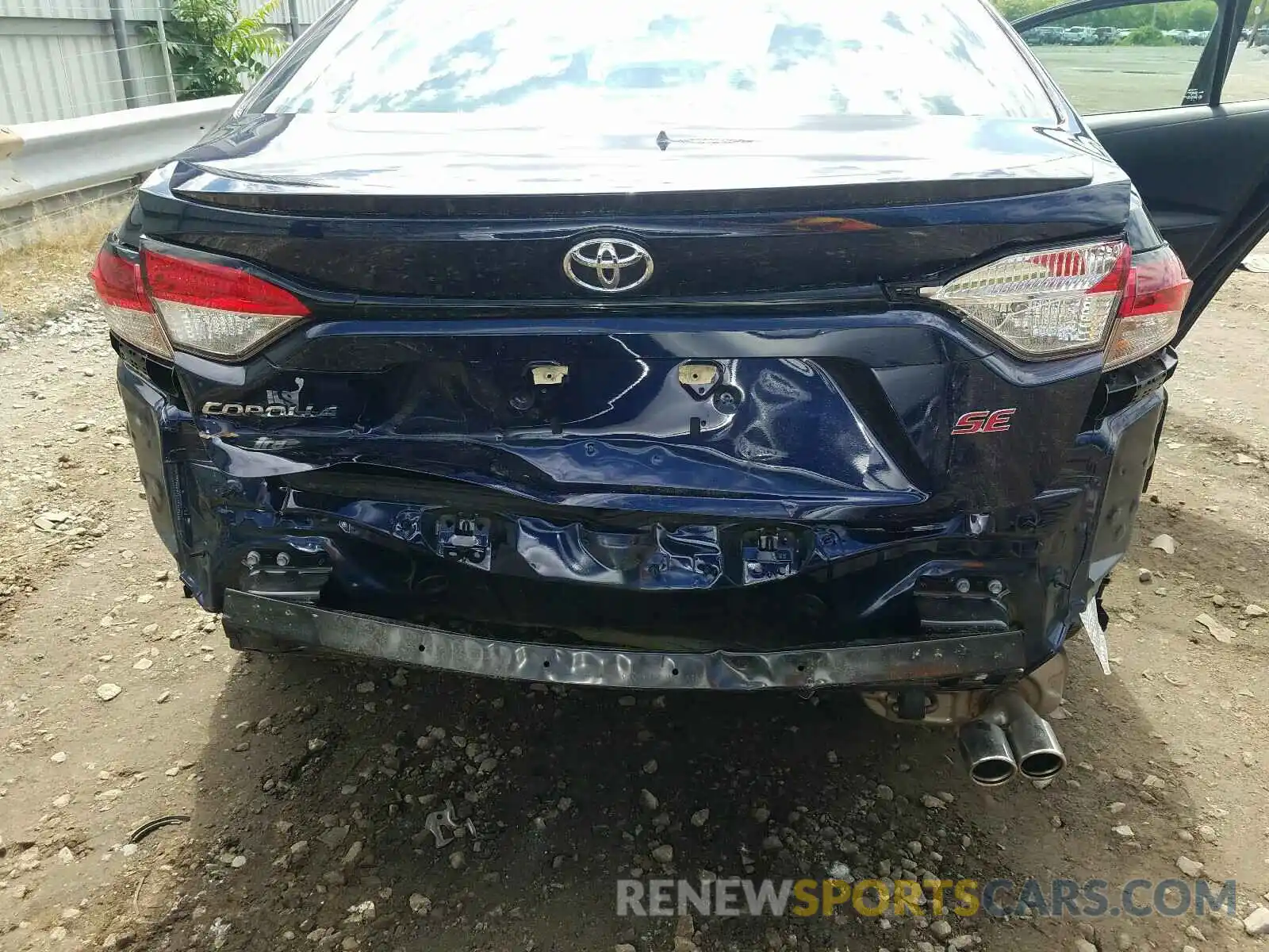 9 Photograph of a damaged car 5YFS4RCE5LP008422 TOYOTA COROLLA 2020