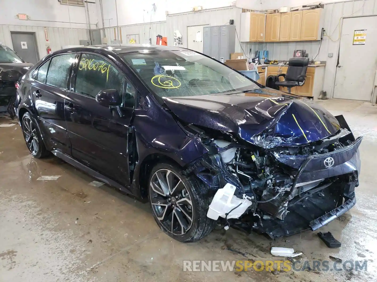 1 Photograph of a damaged car 5YFS4RCE5LP008694 TOYOTA COROLLA 2020