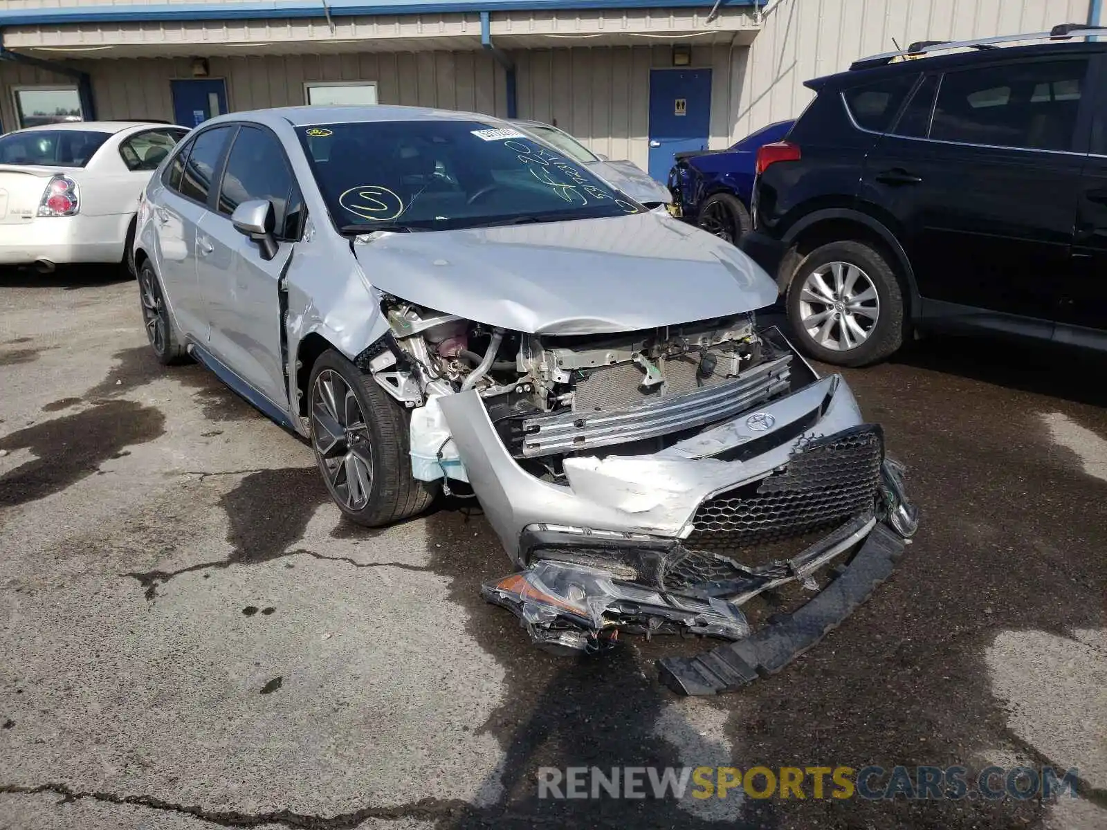 1 Photograph of a damaged car 5YFS4RCE5LP009182 TOYOTA COROLLA 2020