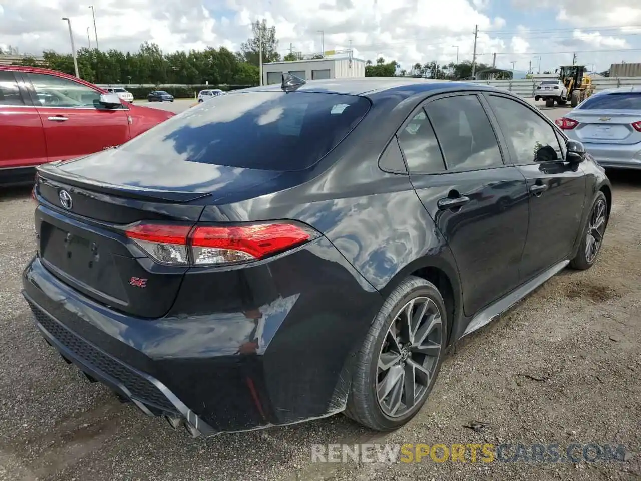 4 Photograph of a damaged car 5YFS4RCE5LP014754 TOYOTA COROLLA 2020