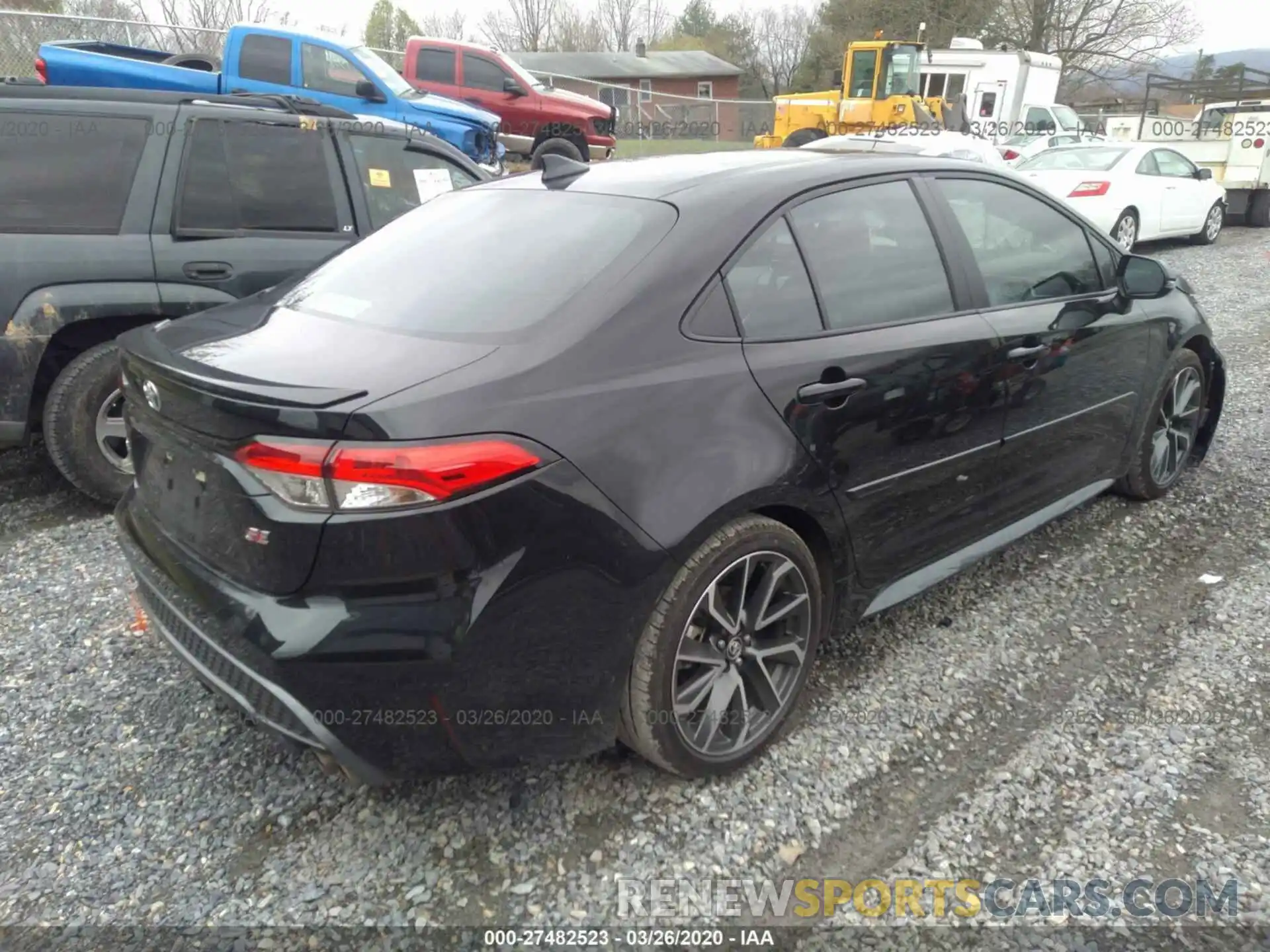 4 Photograph of a damaged car 5YFS4RCE5LP016942 TOYOTA COROLLA 2020