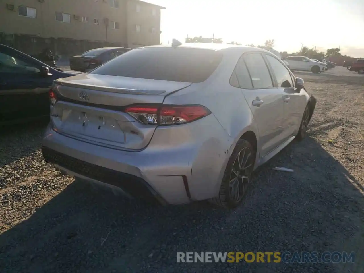 4 Photograph of a damaged car 5YFS4RCE5LP017380 TOYOTA COROLLA 2020