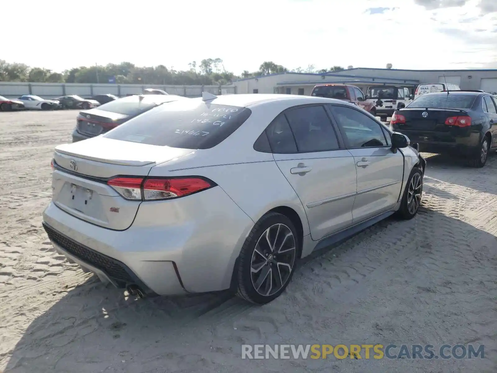 4 Photograph of a damaged car 5YFS4RCE5LP018111 TOYOTA COROLLA 2020