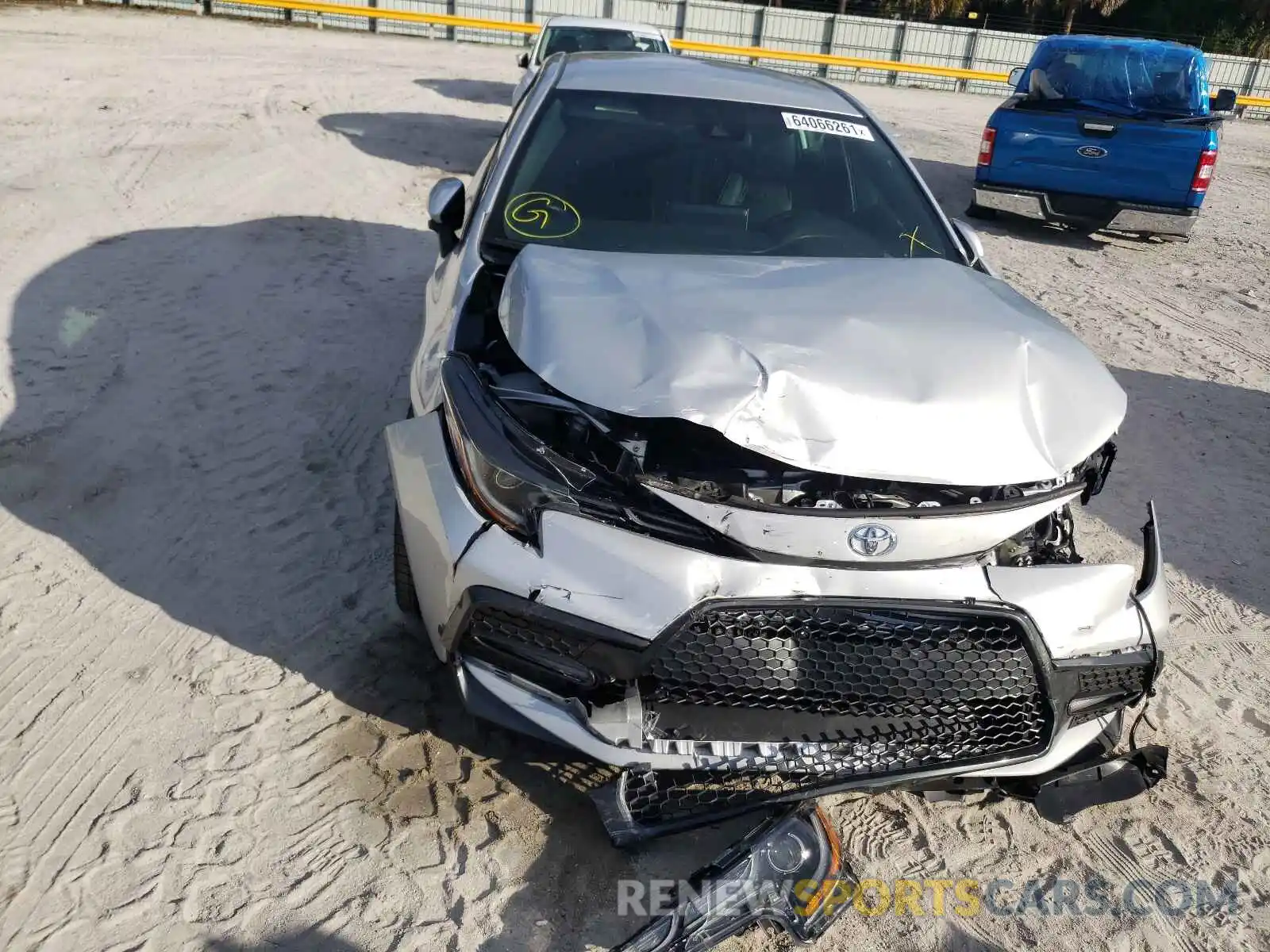 9 Photograph of a damaged car 5YFS4RCE5LP018111 TOYOTA COROLLA 2020