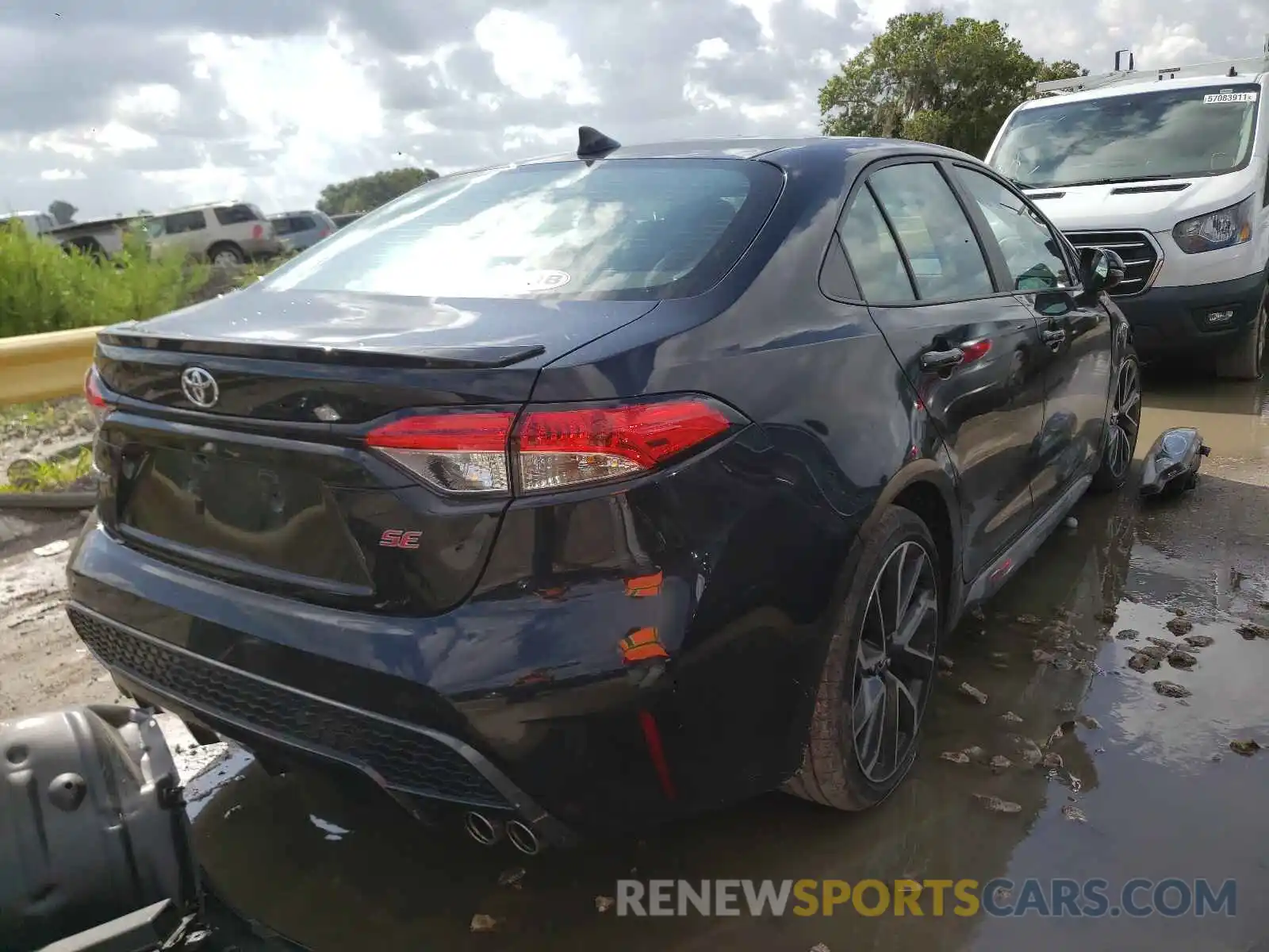 4 Photograph of a damaged car 5YFS4RCE5LP018254 TOYOTA COROLLA 2020