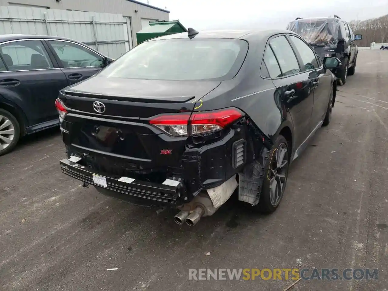 4 Photograph of a damaged car 5YFS4RCE5LP018397 TOYOTA COROLLA 2020