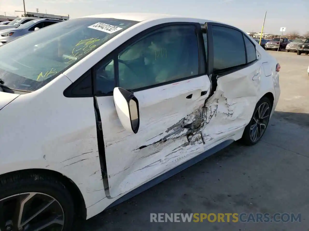 9 Photograph of a damaged car 5YFS4RCE5LP022014 TOYOTA COROLLA 2020