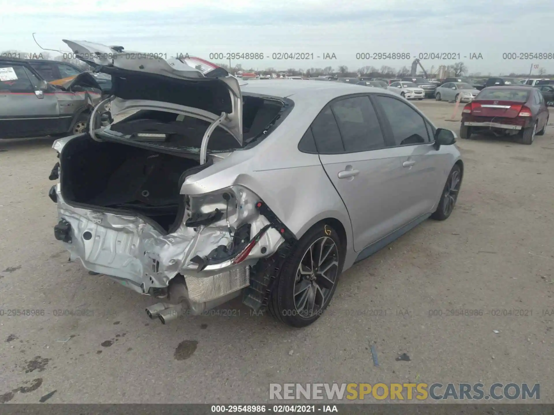 4 Photograph of a damaged car 5YFS4RCE5LP022966 TOYOTA COROLLA 2020