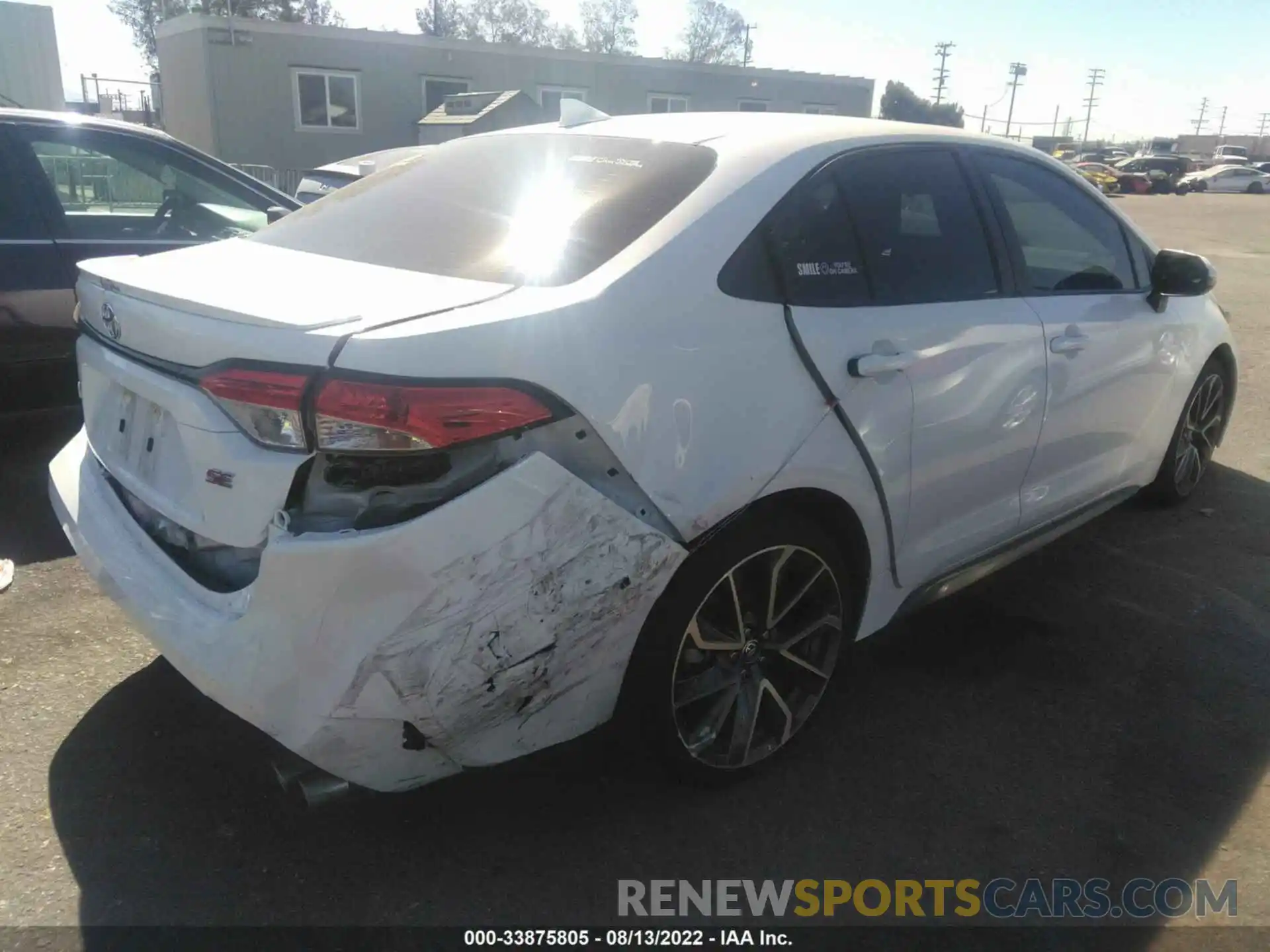 4 Photograph of a damaged car 5YFS4RCE5LP025074 TOYOTA COROLLA 2020