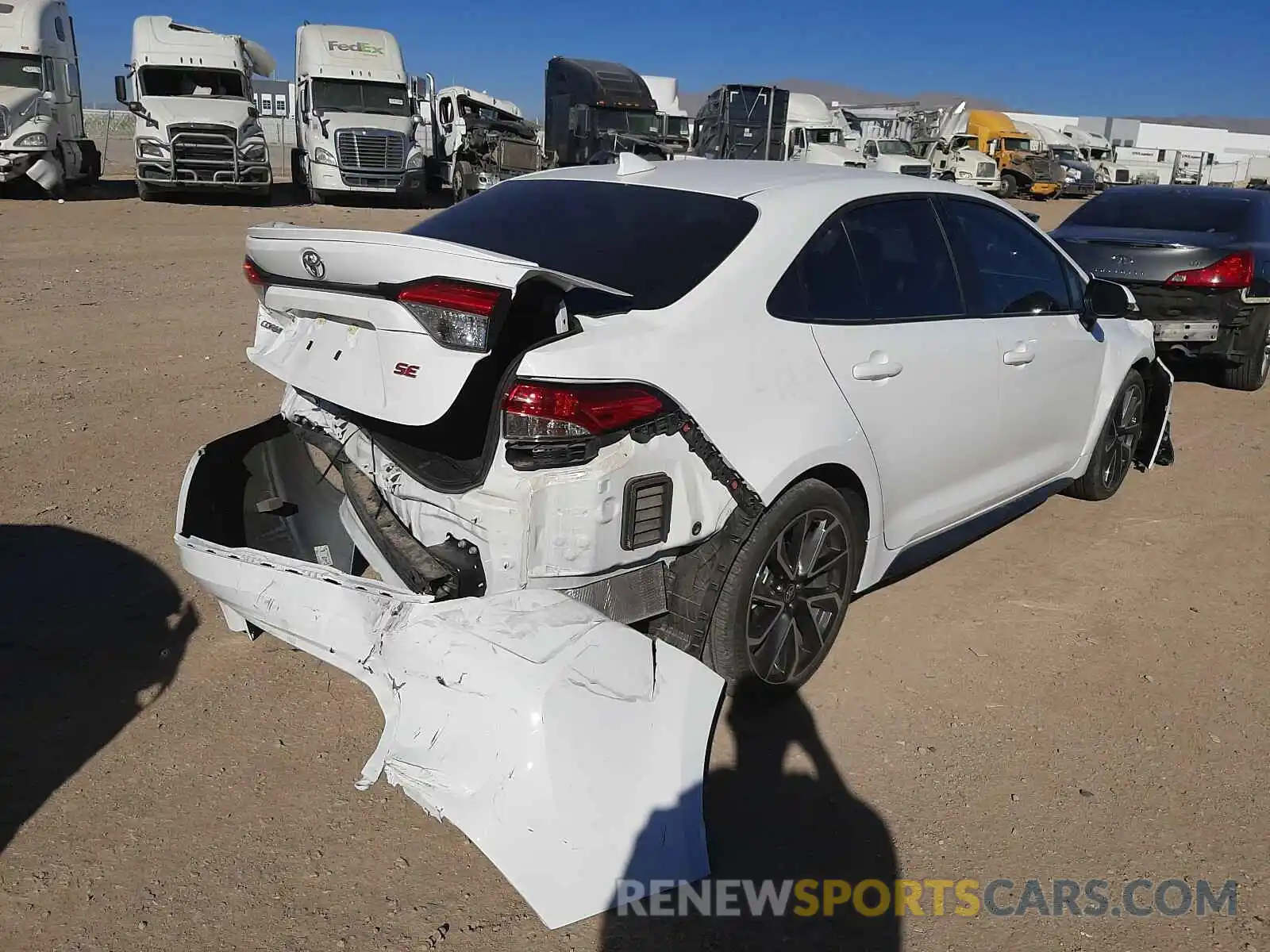 4 Photograph of a damaged car 5YFS4RCE5LP026614 TOYOTA COROLLA 2020