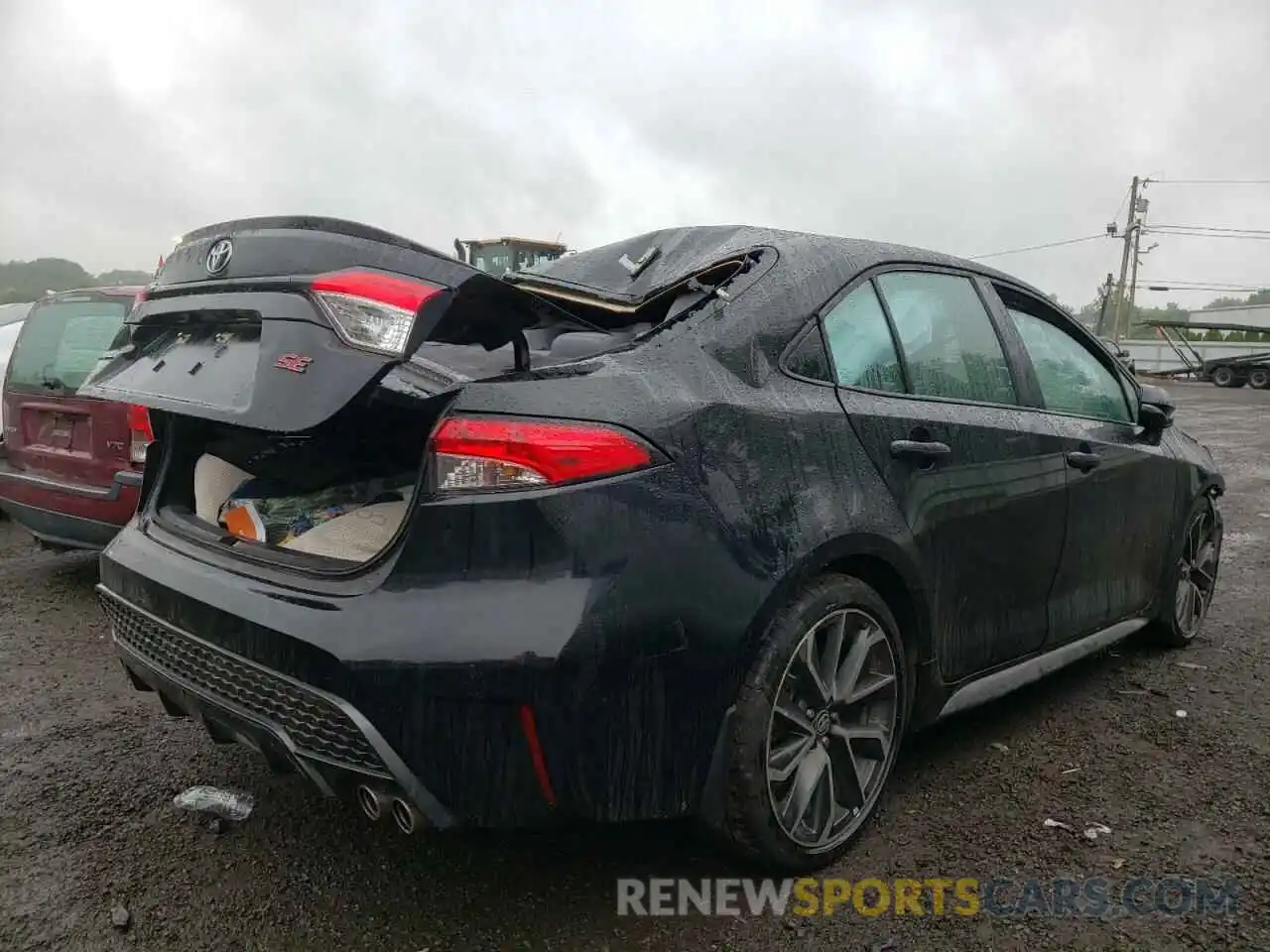 4 Photograph of a damaged car 5YFS4RCE5LP026693 TOYOTA COROLLA 2020