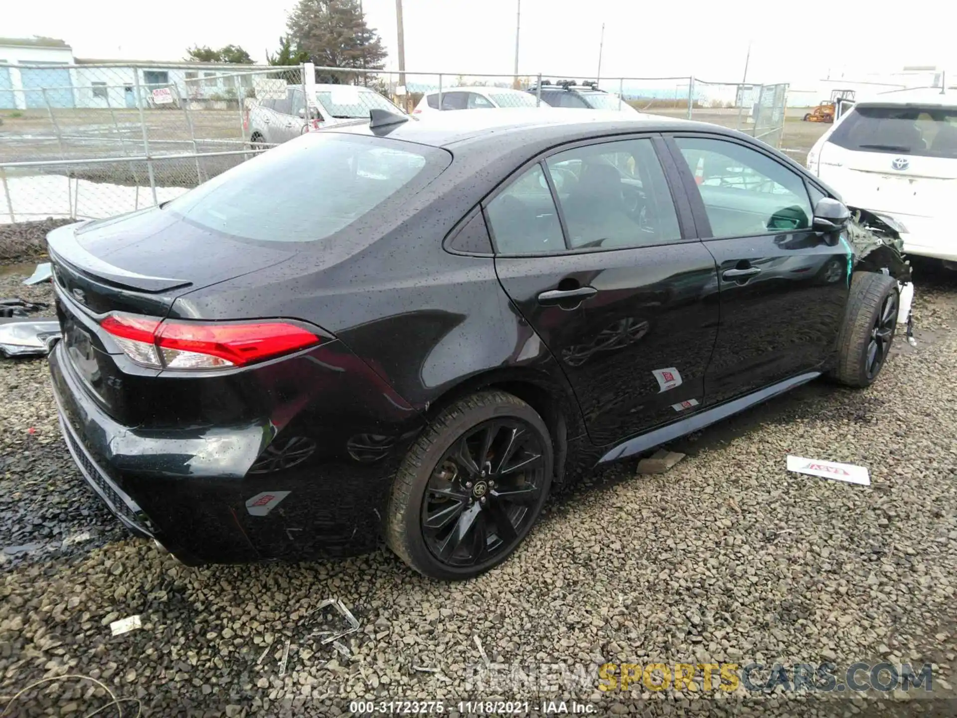 4 Photograph of a damaged car 5YFS4RCE5LP031926 TOYOTA COROLLA 2020