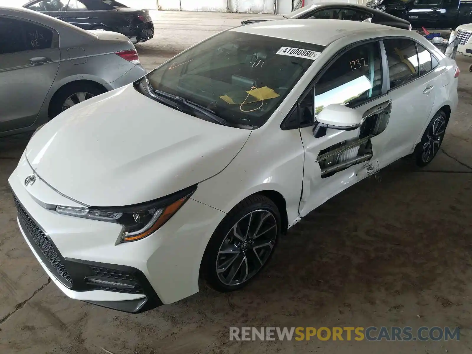 2 Photograph of a damaged car 5YFS4RCE5LP032154 TOYOTA COROLLA 2020