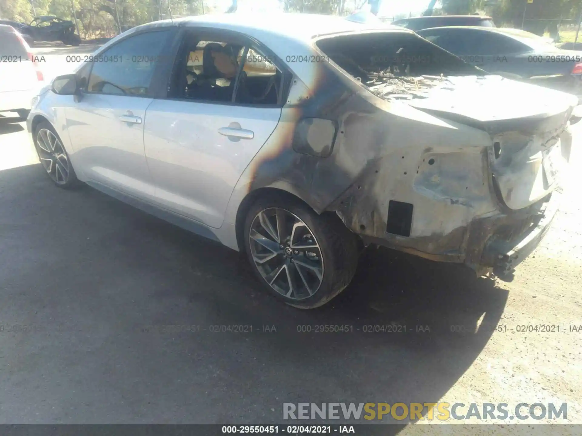 3 Photograph of a damaged car 5YFS4RCE5LP033403 TOYOTA COROLLA 2020