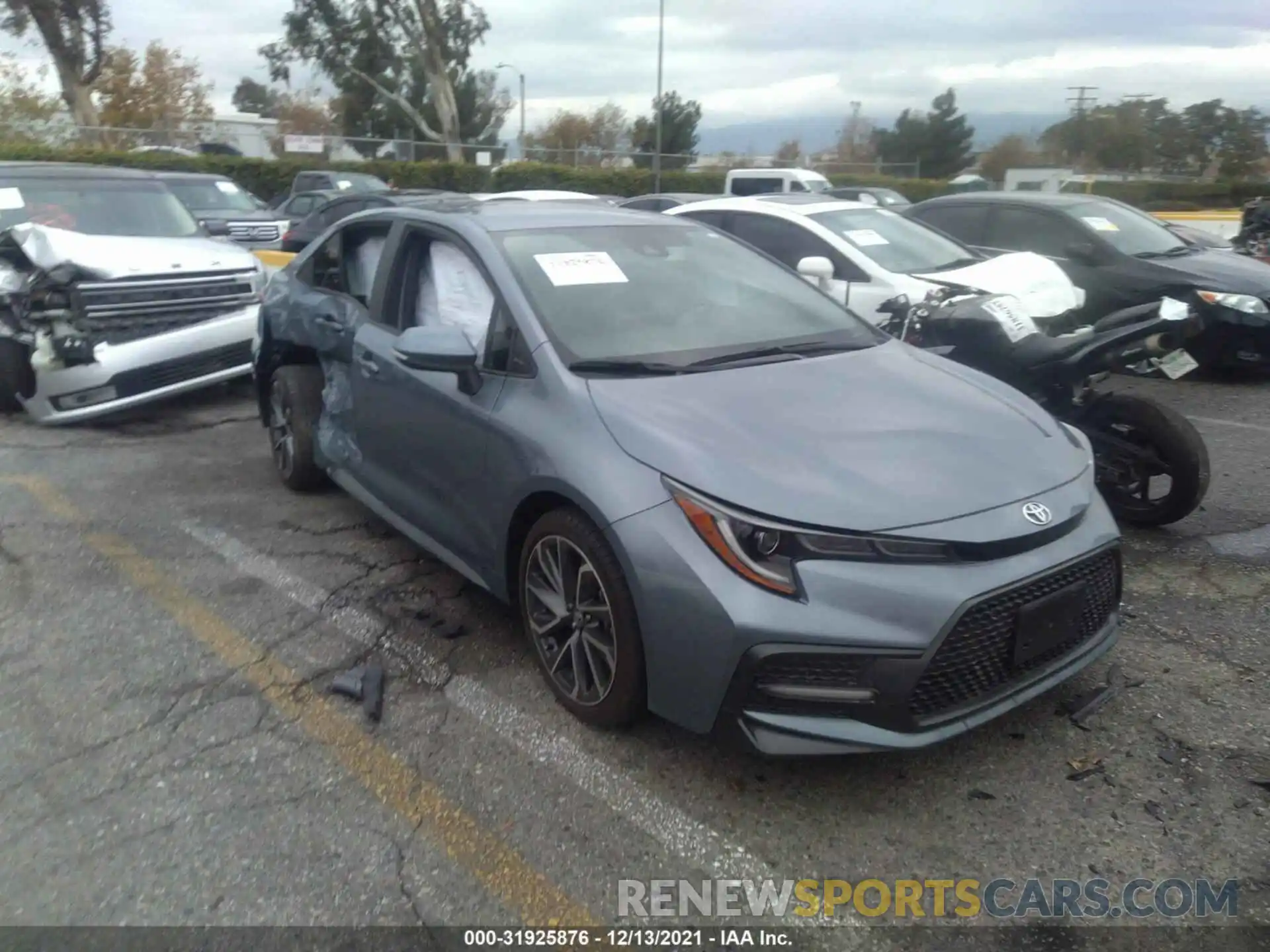 1 Photograph of a damaged car 5YFS4RCE5LP034938 TOYOTA COROLLA 2020