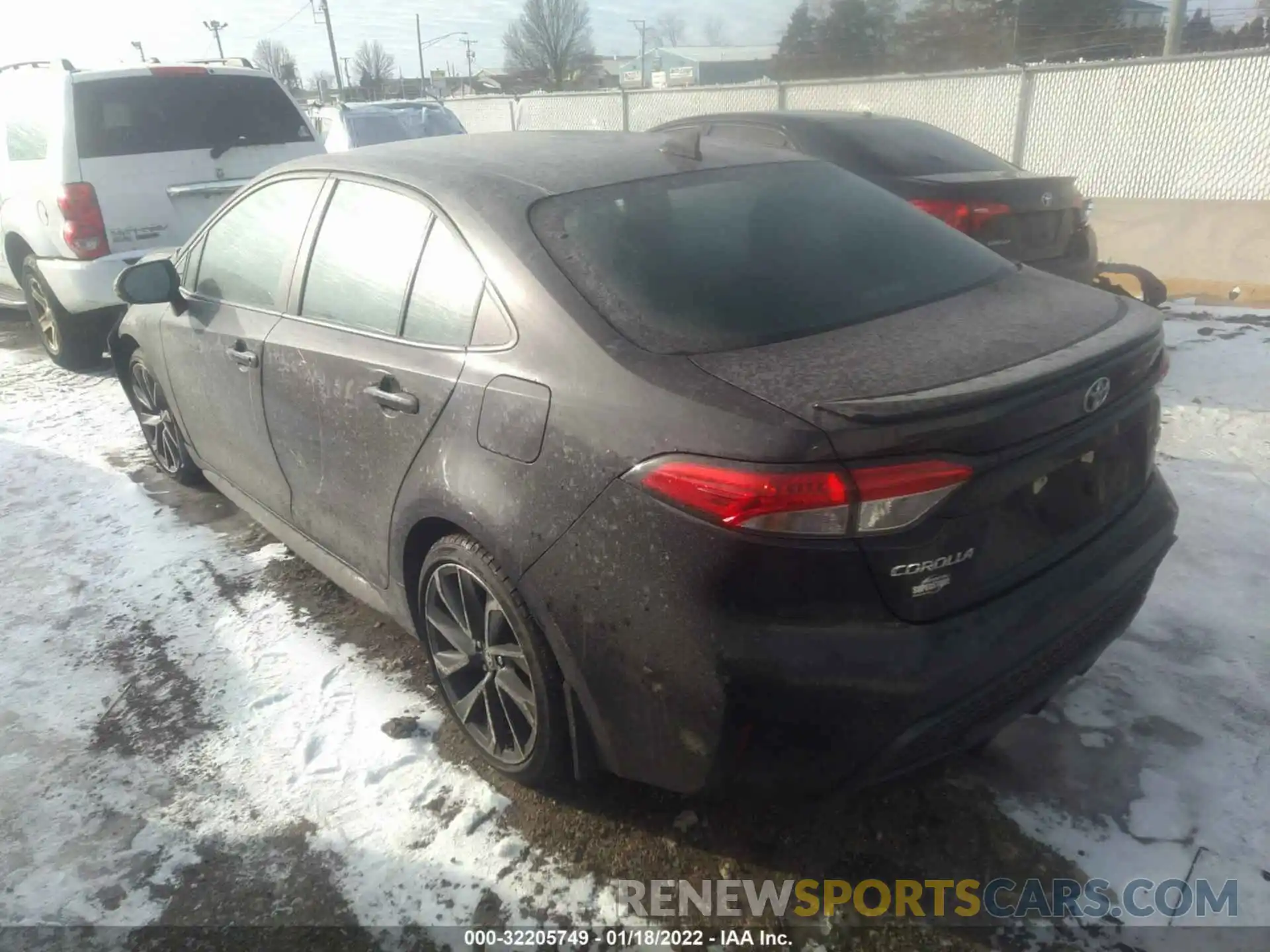 3 Photograph of a damaged car 5YFS4RCE5LP035006 TOYOTA COROLLA 2020