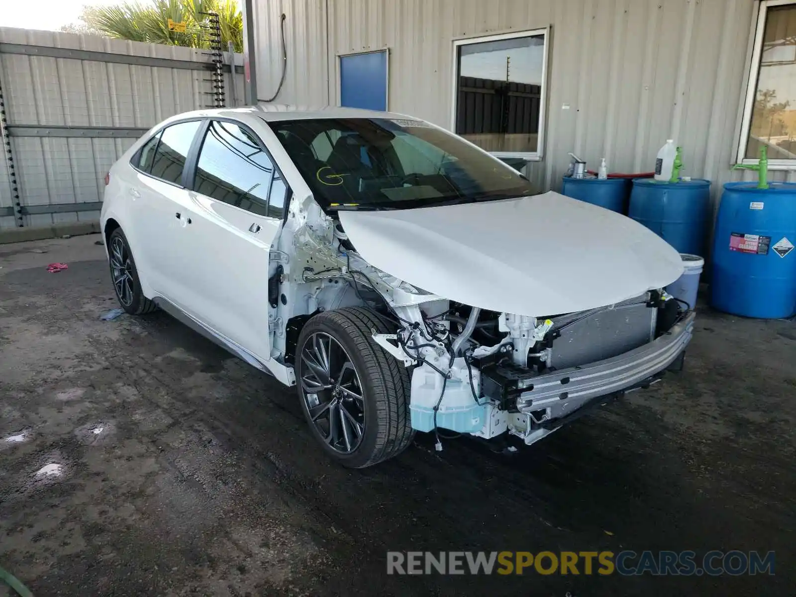 1 Photograph of a damaged car 5YFS4RCE5LP035264 TOYOTA COROLLA 2020