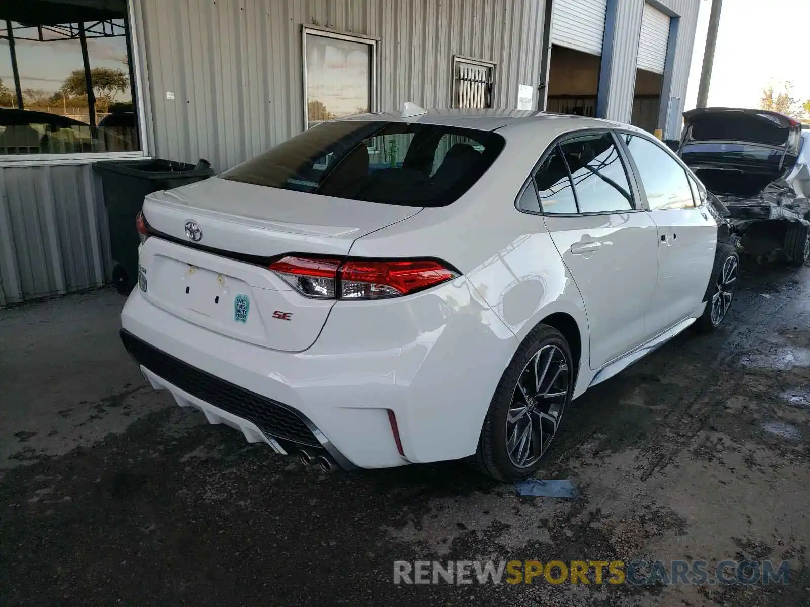 4 Photograph of a damaged car 5YFS4RCE5LP035264 TOYOTA COROLLA 2020