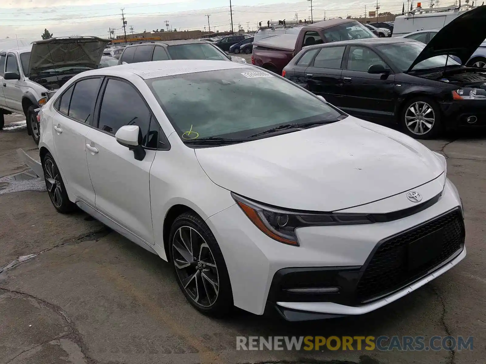 1 Photograph of a damaged car 5YFS4RCE5LP036043 TOYOTA COROLLA 2020