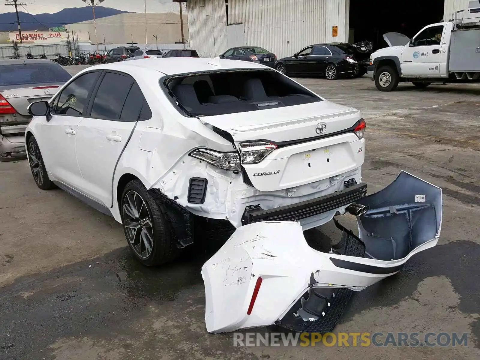 3 Photograph of a damaged car 5YFS4RCE5LP036043 TOYOTA COROLLA 2020