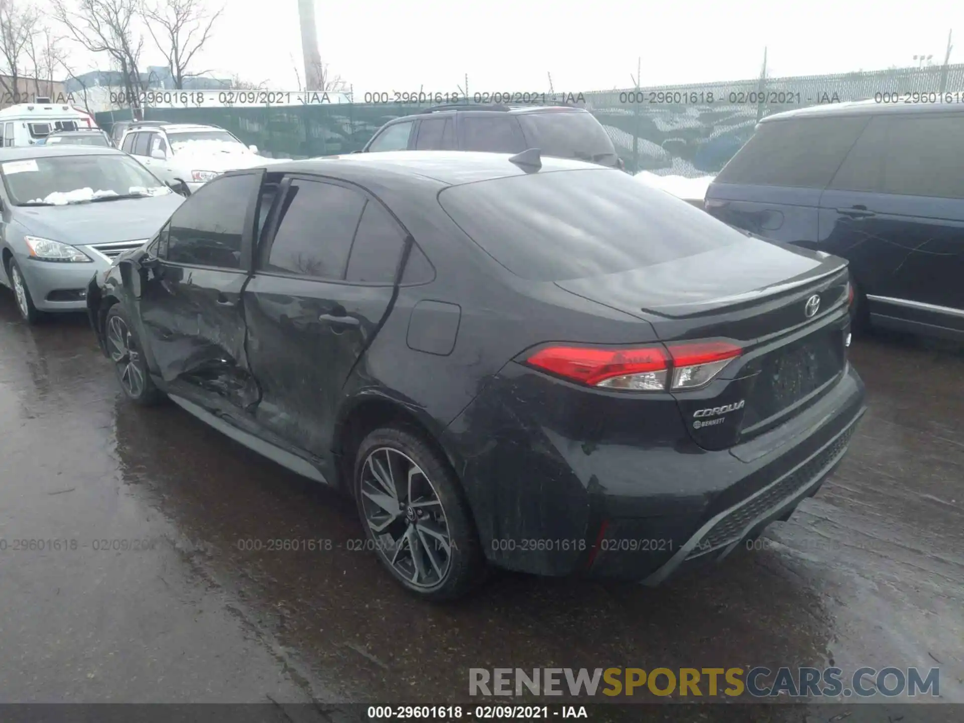 3 Photograph of a damaged car 5YFS4RCE5LP036365 TOYOTA COROLLA 2020