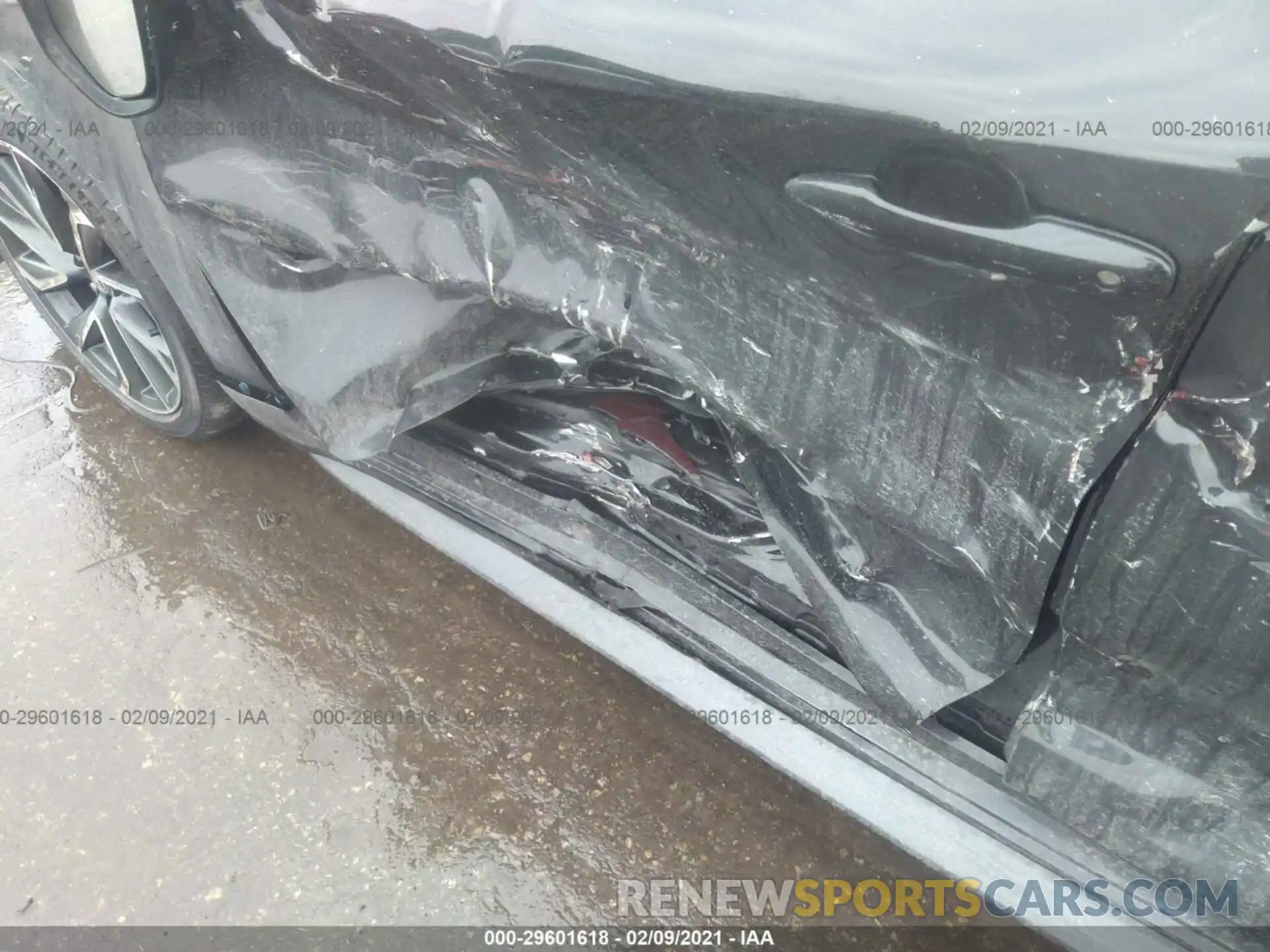 6 Photograph of a damaged car 5YFS4RCE5LP036365 TOYOTA COROLLA 2020