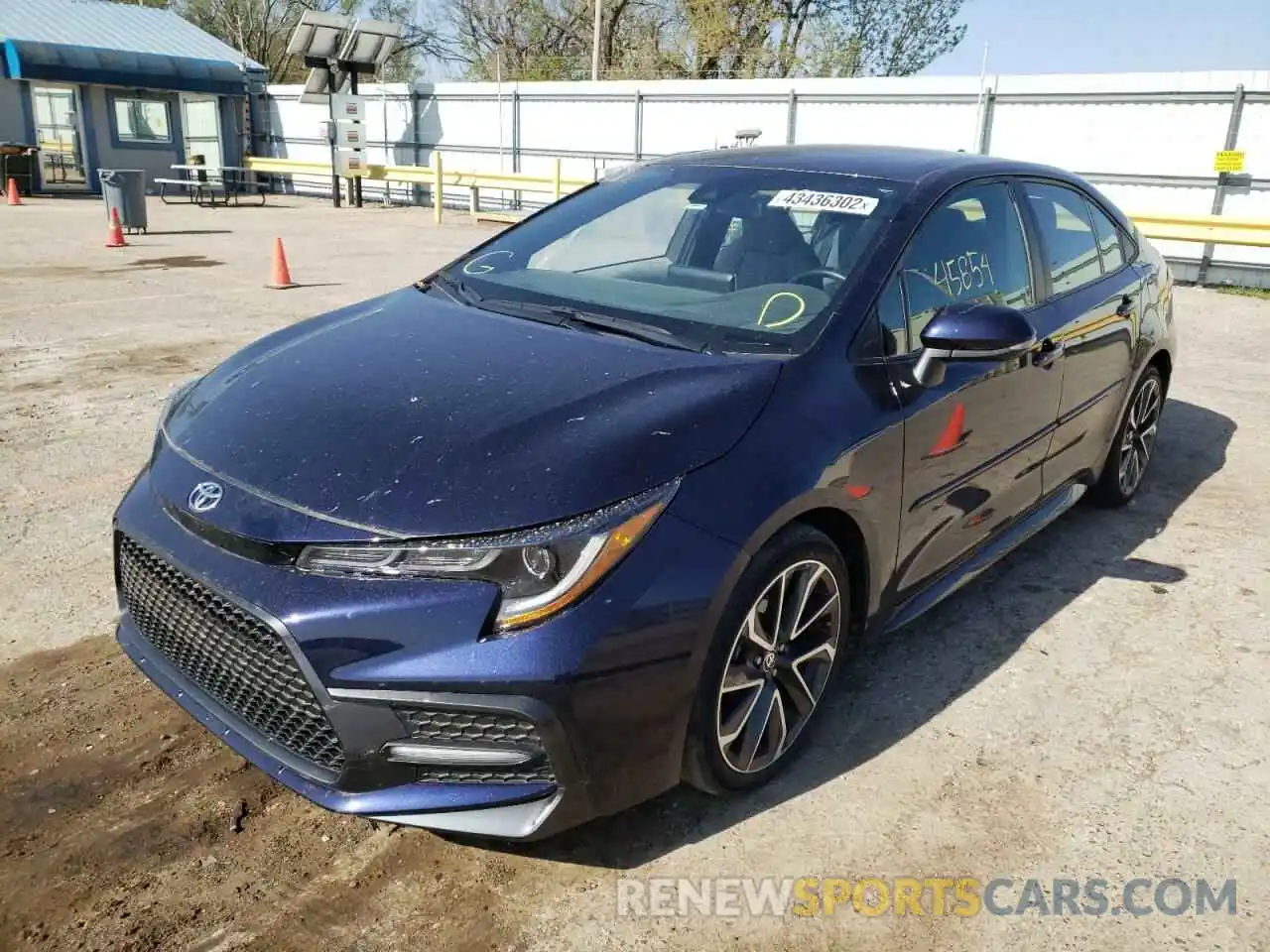 2 Photograph of a damaged car 5YFS4RCE5LP036446 TOYOTA COROLLA 2020