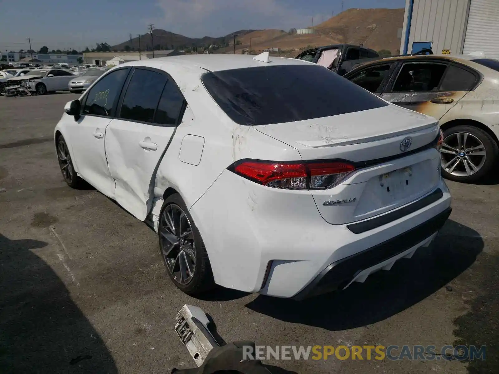 3 Photograph of a damaged car 5YFS4RCE5LP037807 TOYOTA COROLLA 2020