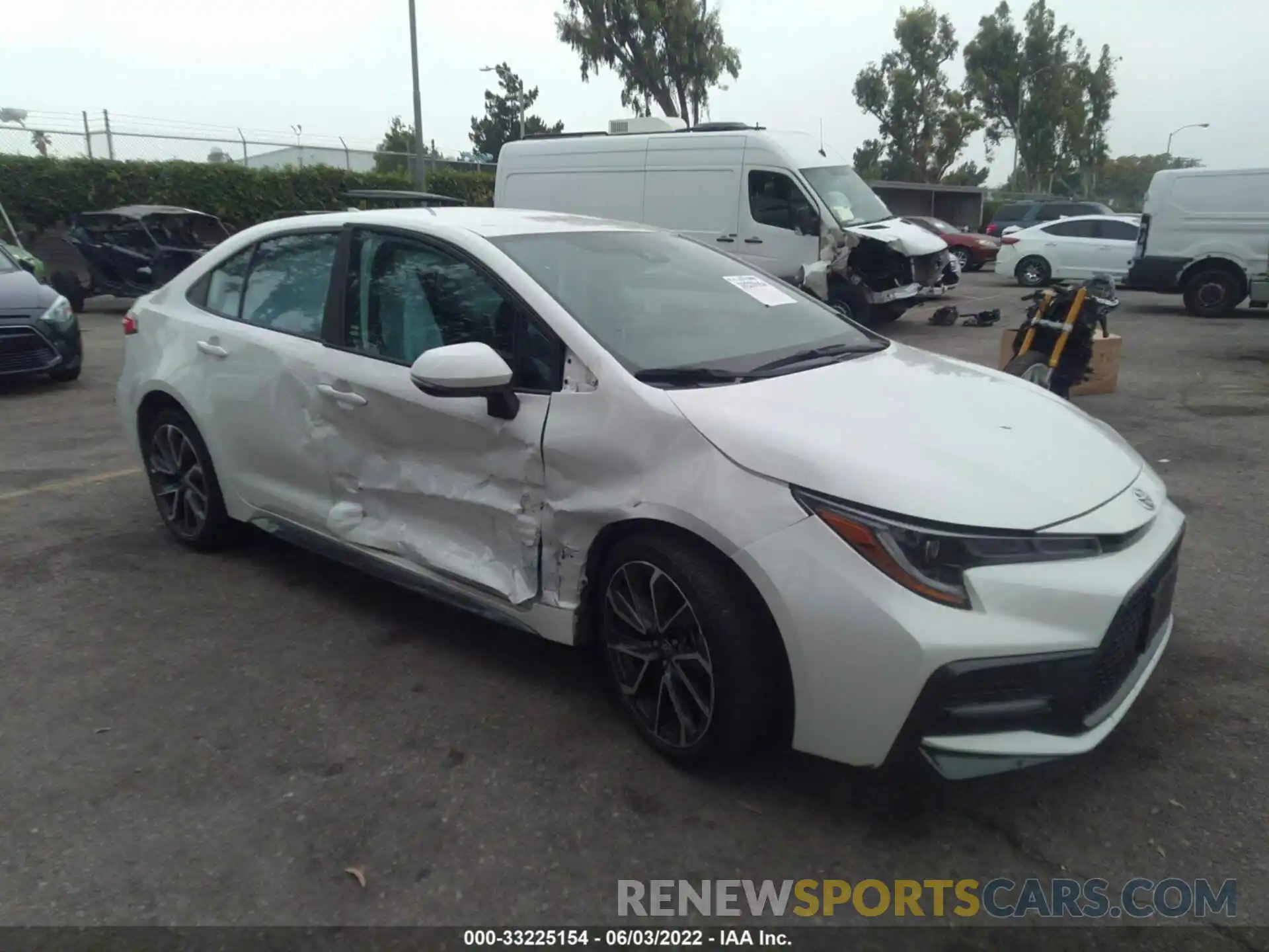 1 Photograph of a damaged car 5YFS4RCE5LP038794 TOYOTA COROLLA 2020