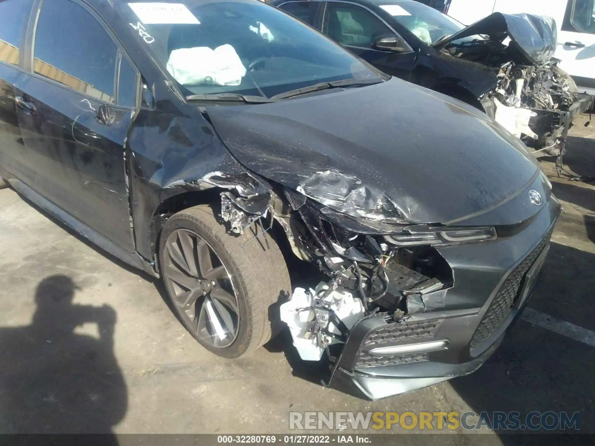 6 Photograph of a damaged car 5YFS4RCE5LP039296 TOYOTA COROLLA 2020